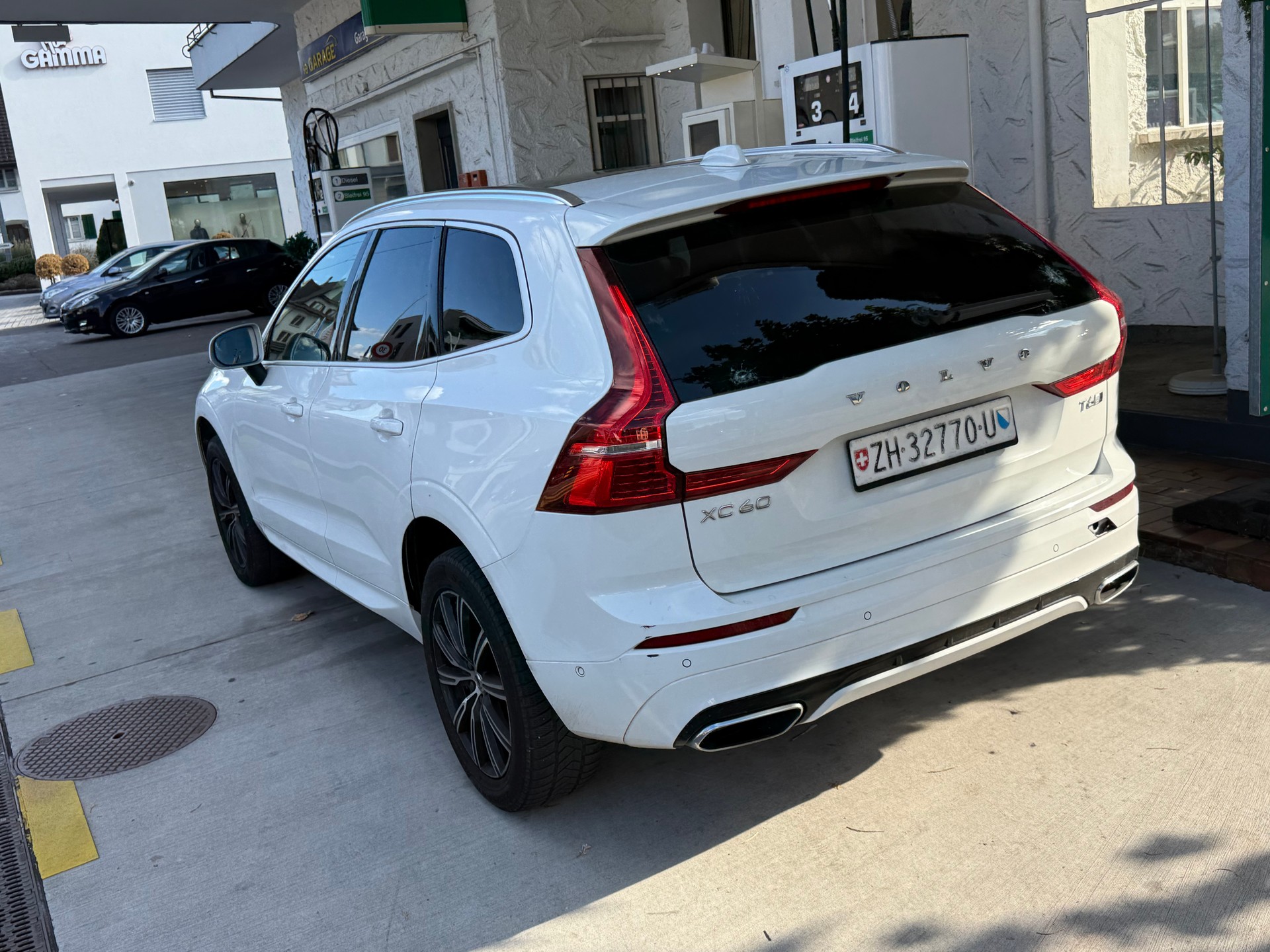 VOLVO XC60 T6 AWD R-Design Geartronic-image-9