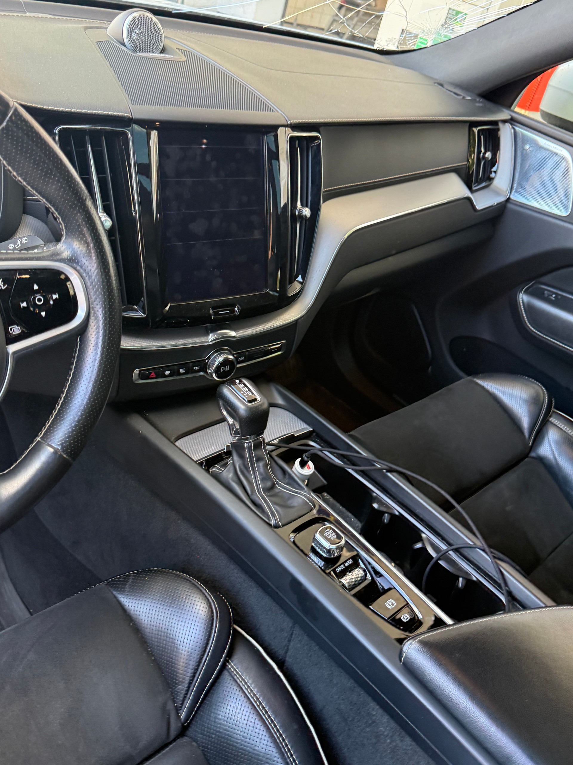 VOLVO XC60 T6 AWD R-Design Geartronic-image-5