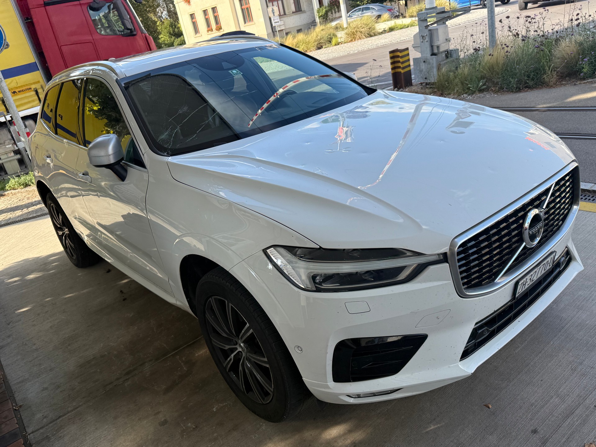 VOLVO XC60 T6 AWD R-Design Geartronic-image-11