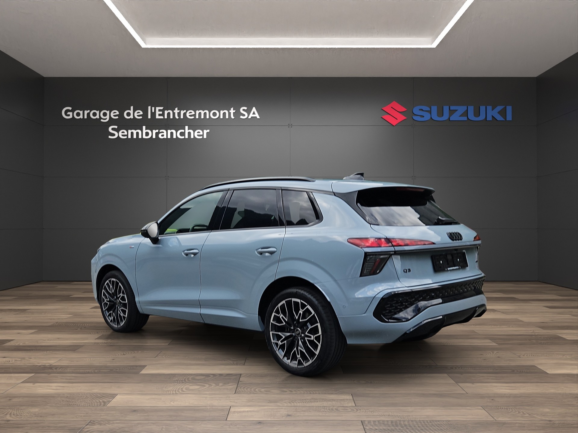 AUDI Q3 SUV TFSI quattro 195 kW S tronic-image-3