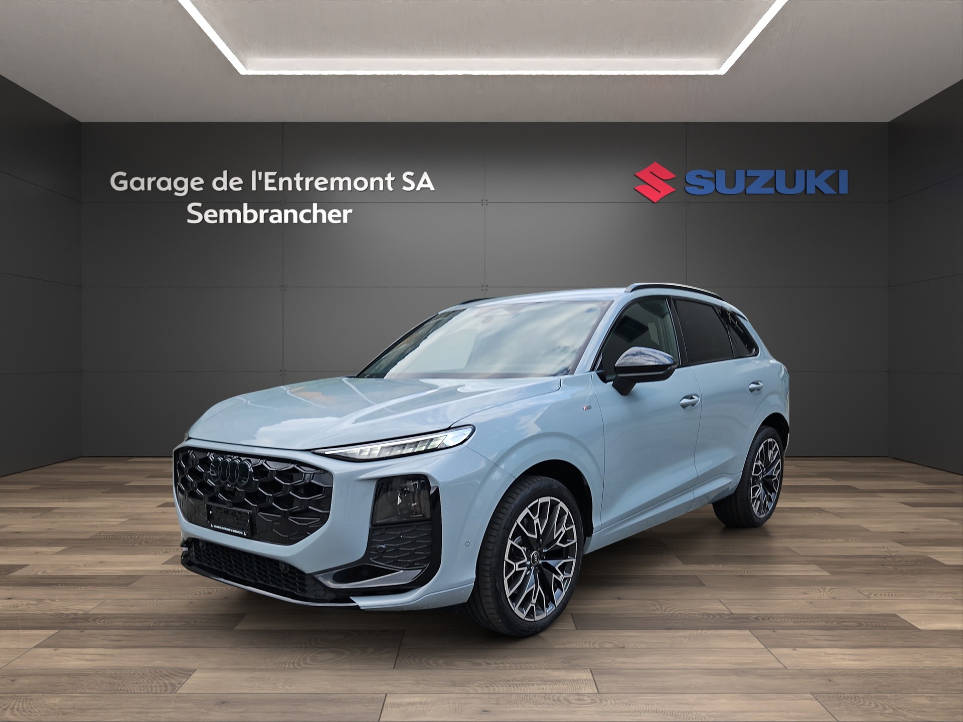 AUDI Q3 SUV TFSI quattro 195 kW S tronic-image-0