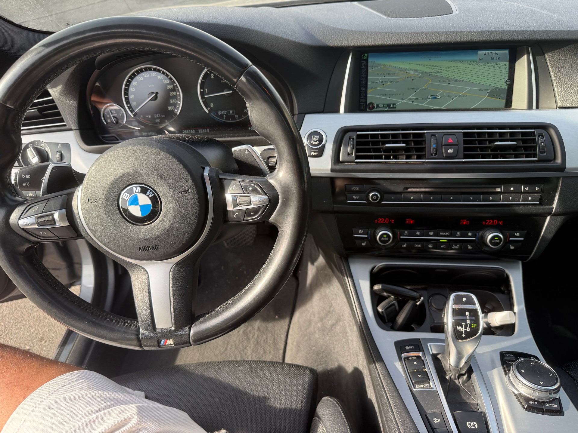 BMW 530d Touring xDrive Steptronic-image-10