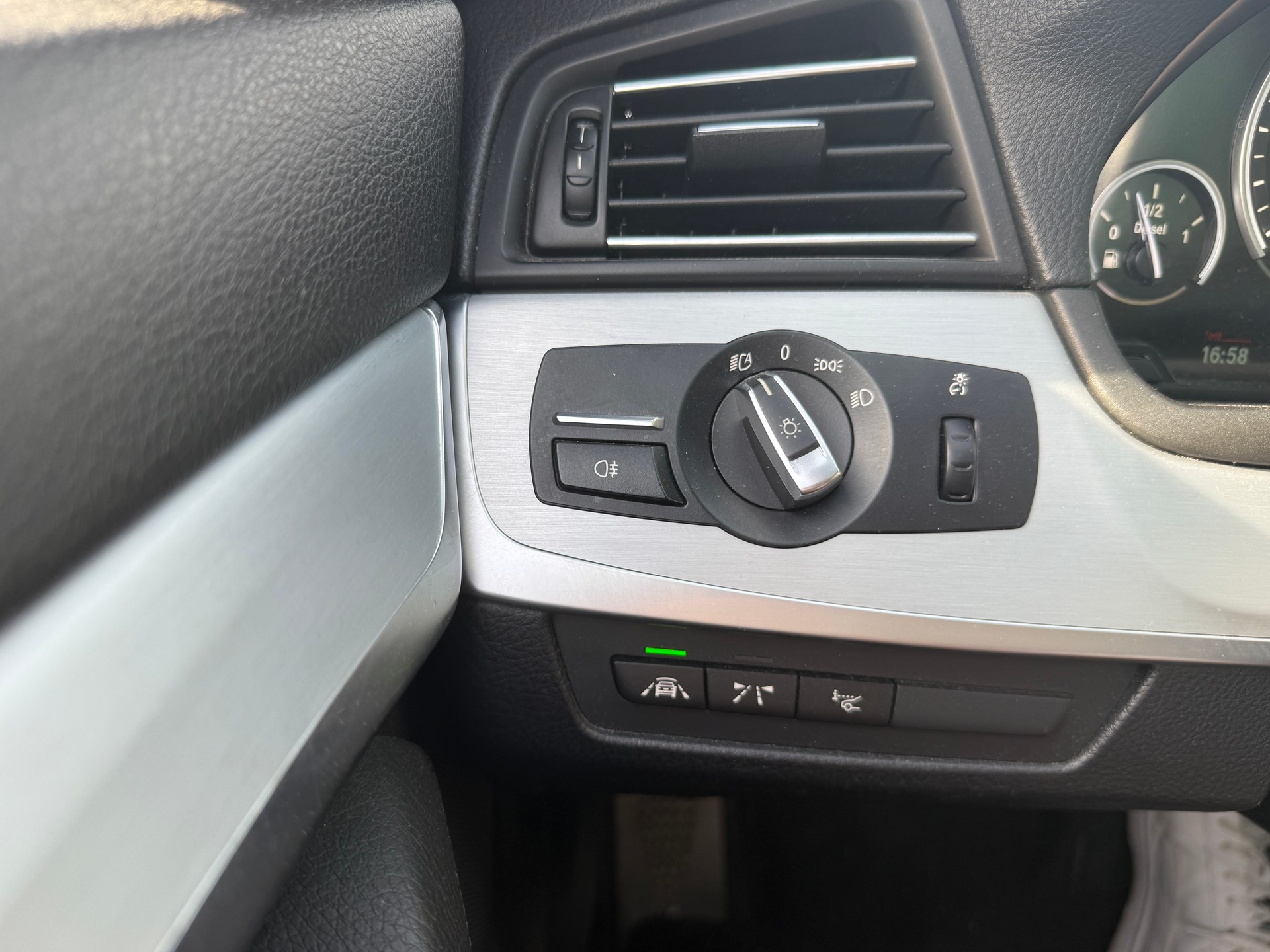 BMW 530d Touring xDrive Steptronic-image-13
