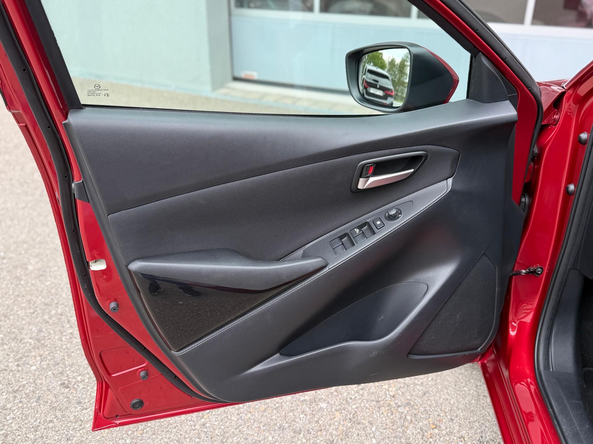 MAZDA 2 SKYACTIV-G 90 Ambition Plus-image-11