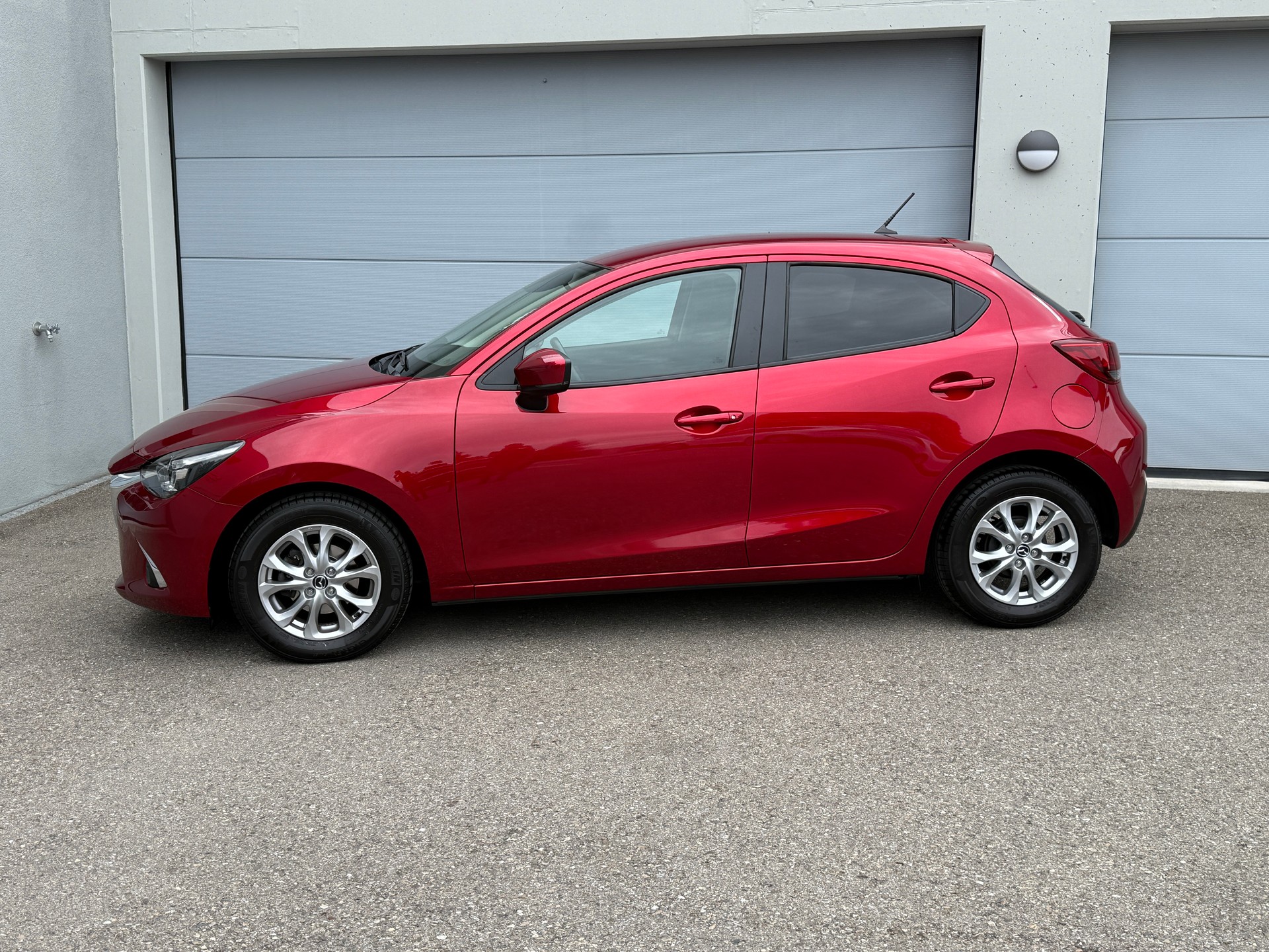 MAZDA 2 SKYACTIV-G 90 Ambition Plus-image-1