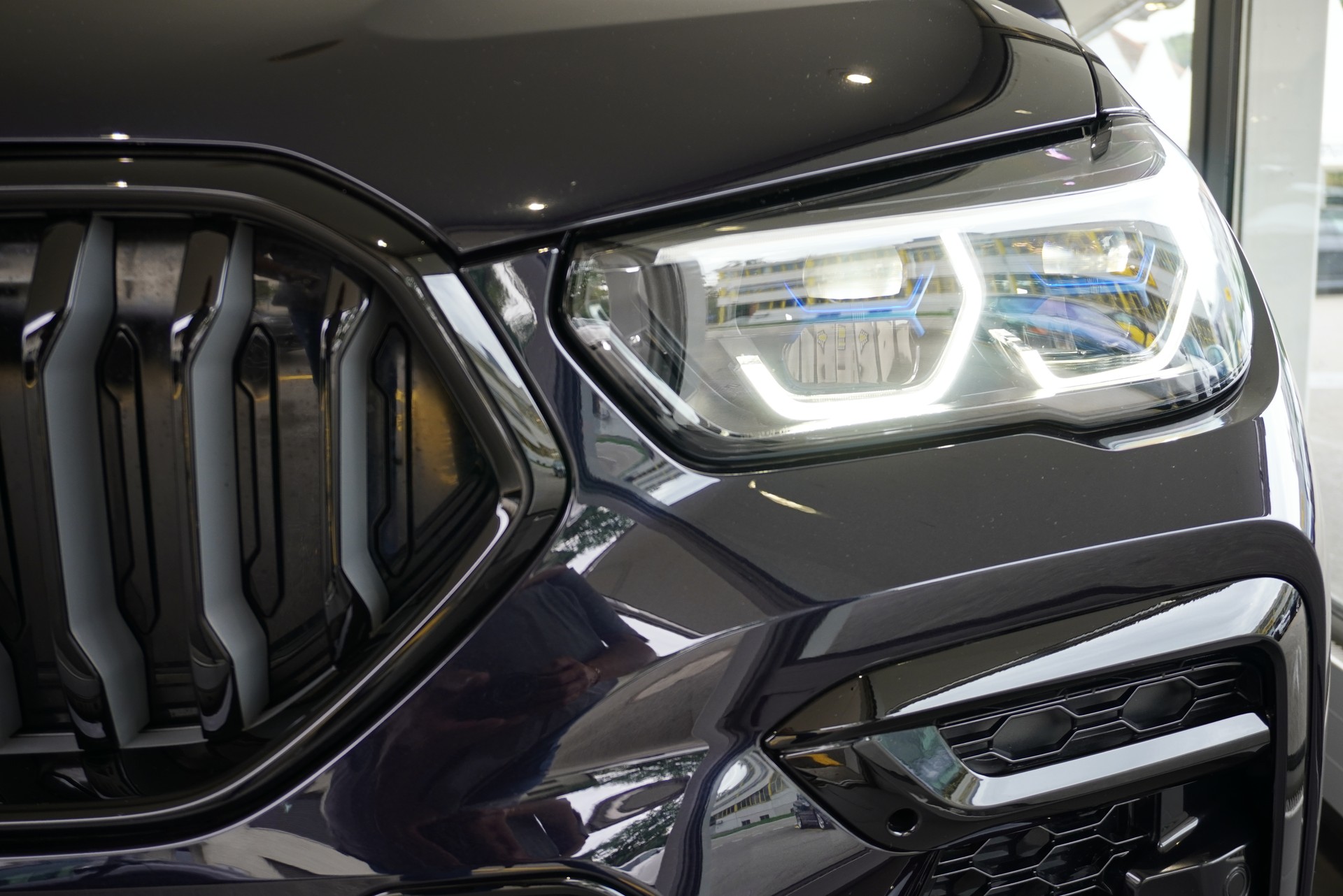 BMW X6 xDrive 48V 40d Steptronic M Sport-image-21