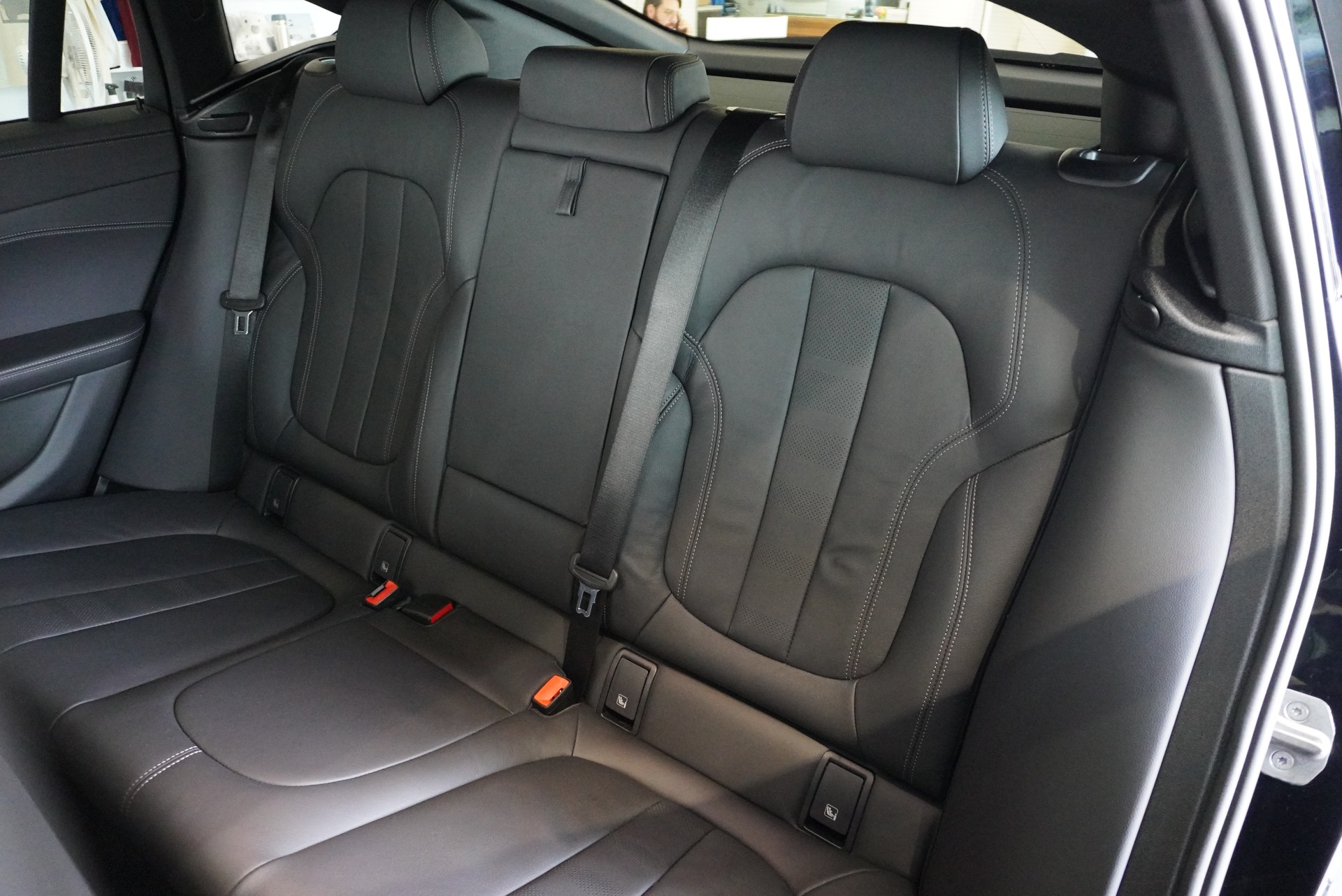 BMW X6 xDrive 48V 40d Steptronic M Sport-image-18
