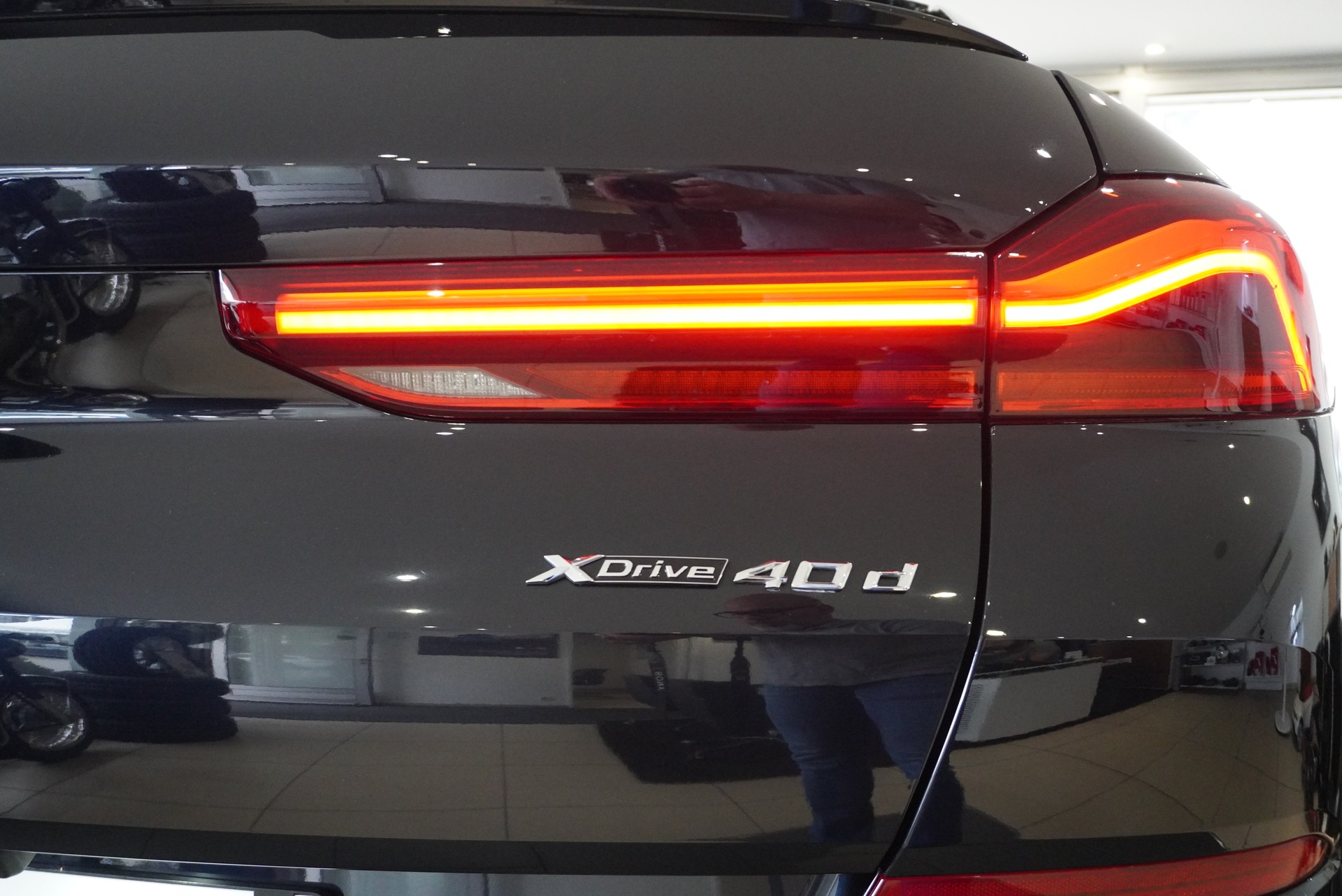 BMW X6 xDrive 48V 40d Steptronic M Sport-image-22
