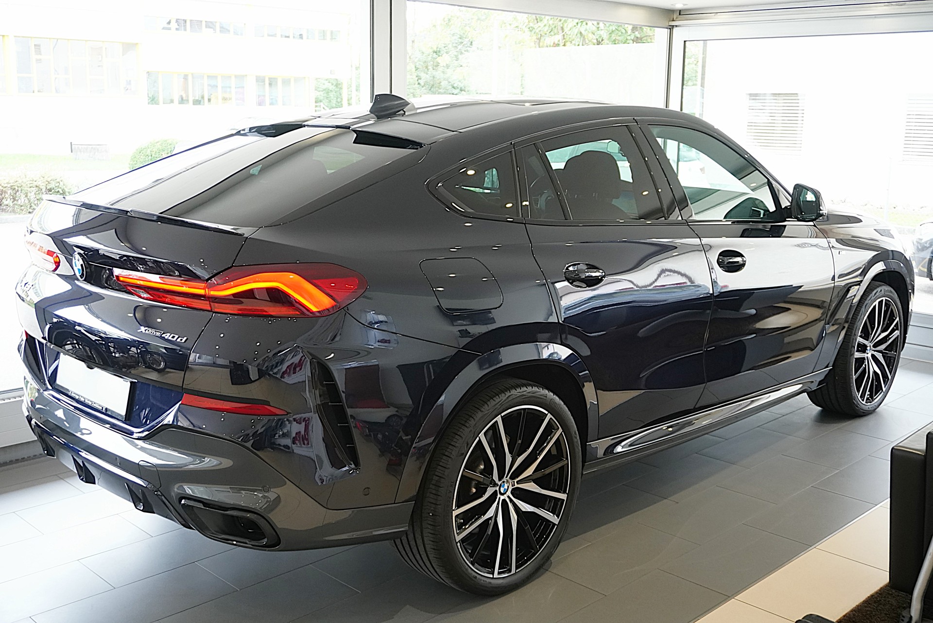BMW X6 xDrive 48V 40d Steptronic M Sport-image-4