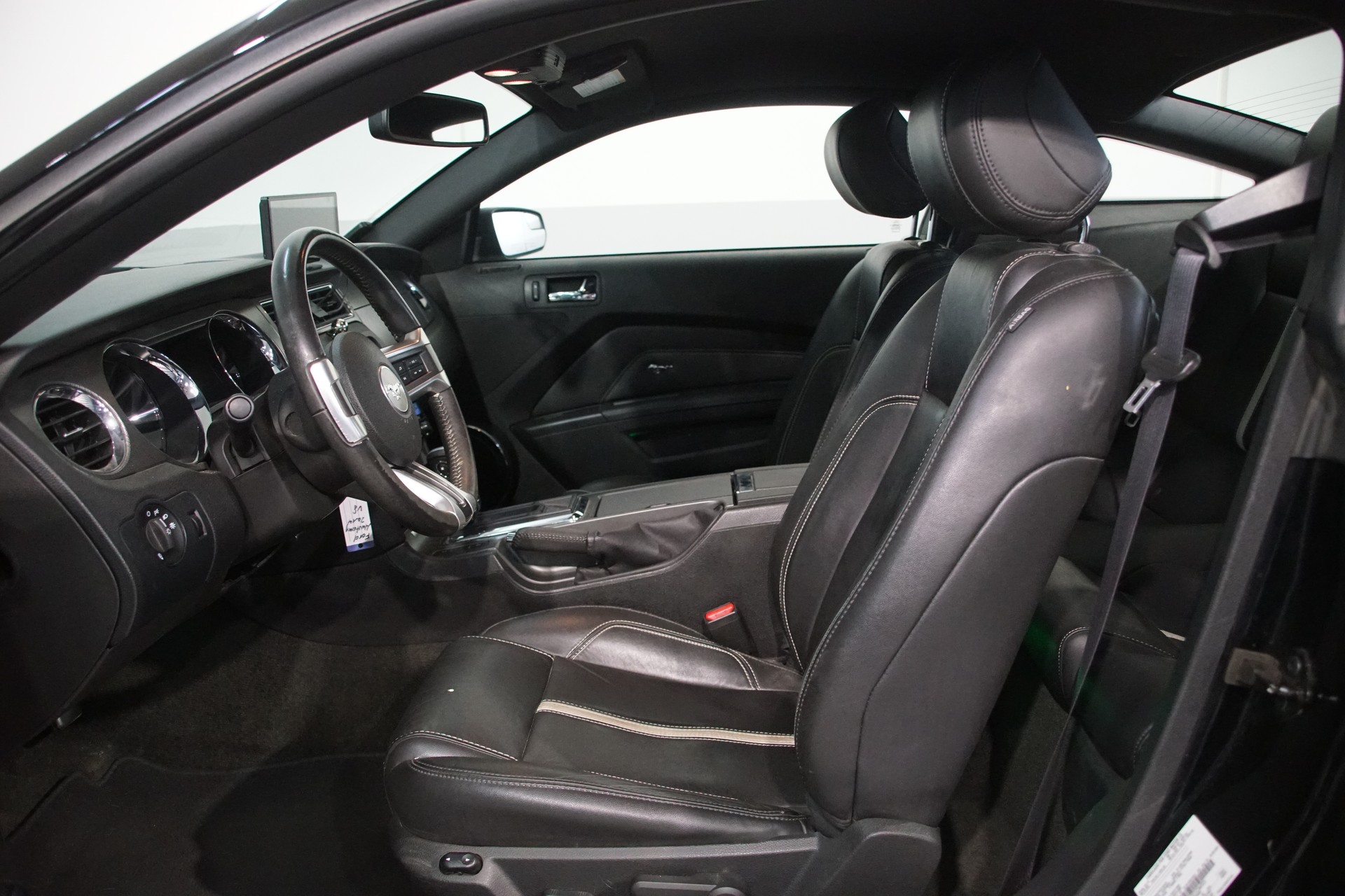 FORD Mustang GT 5.0 V8-image-10