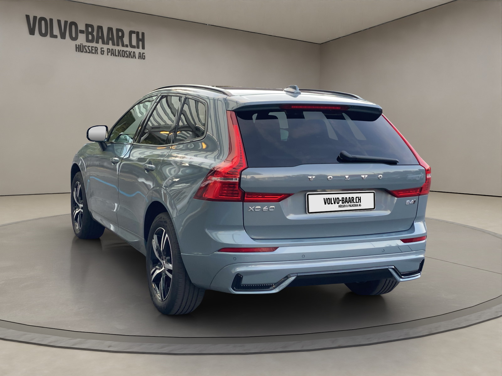 VOLVO XC60 2.0 B4 MH R-Design AWD-image-2