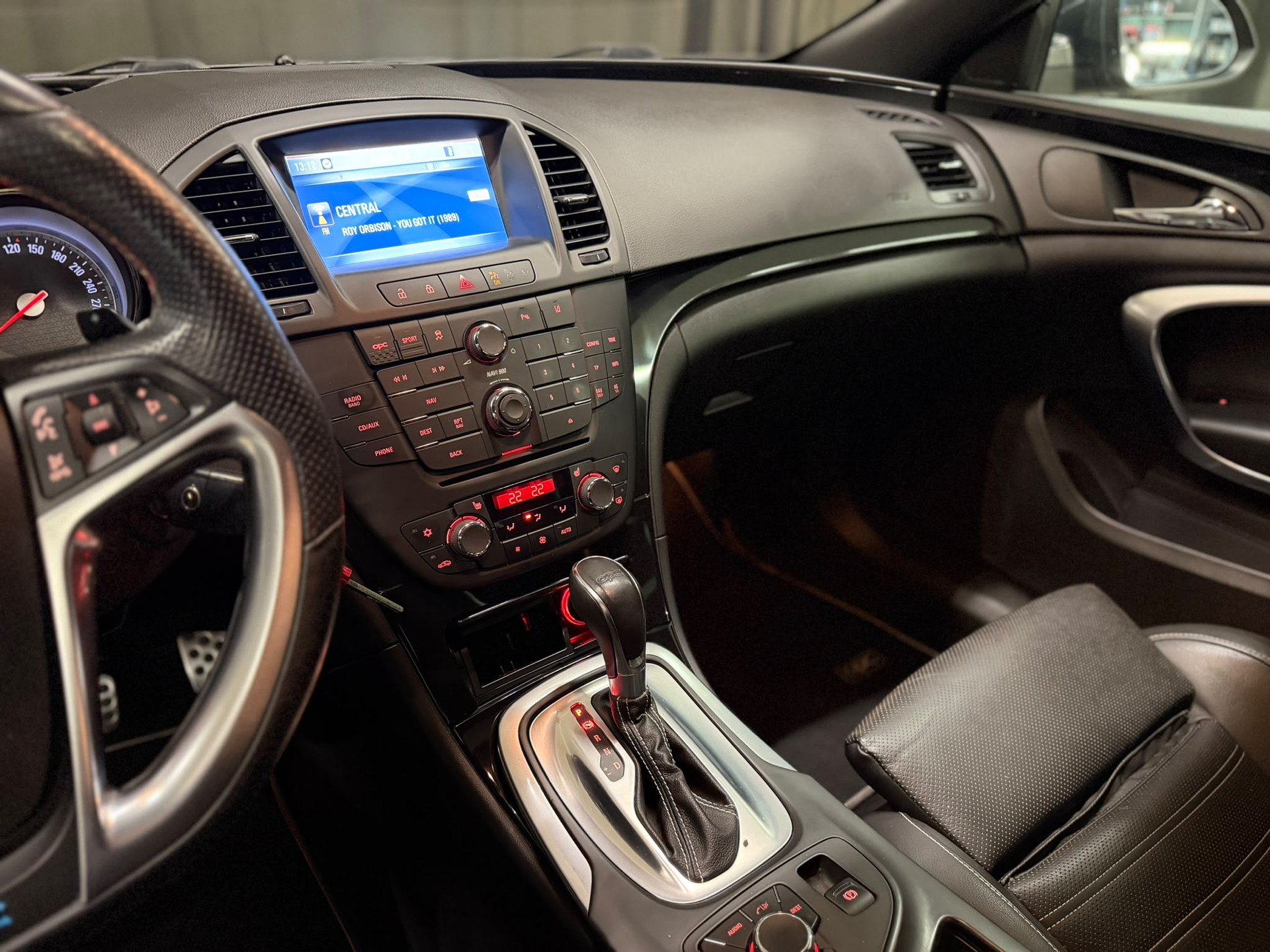 OPEL Insignia 2.8 Turbo OPC 4WD Automatic-image-8