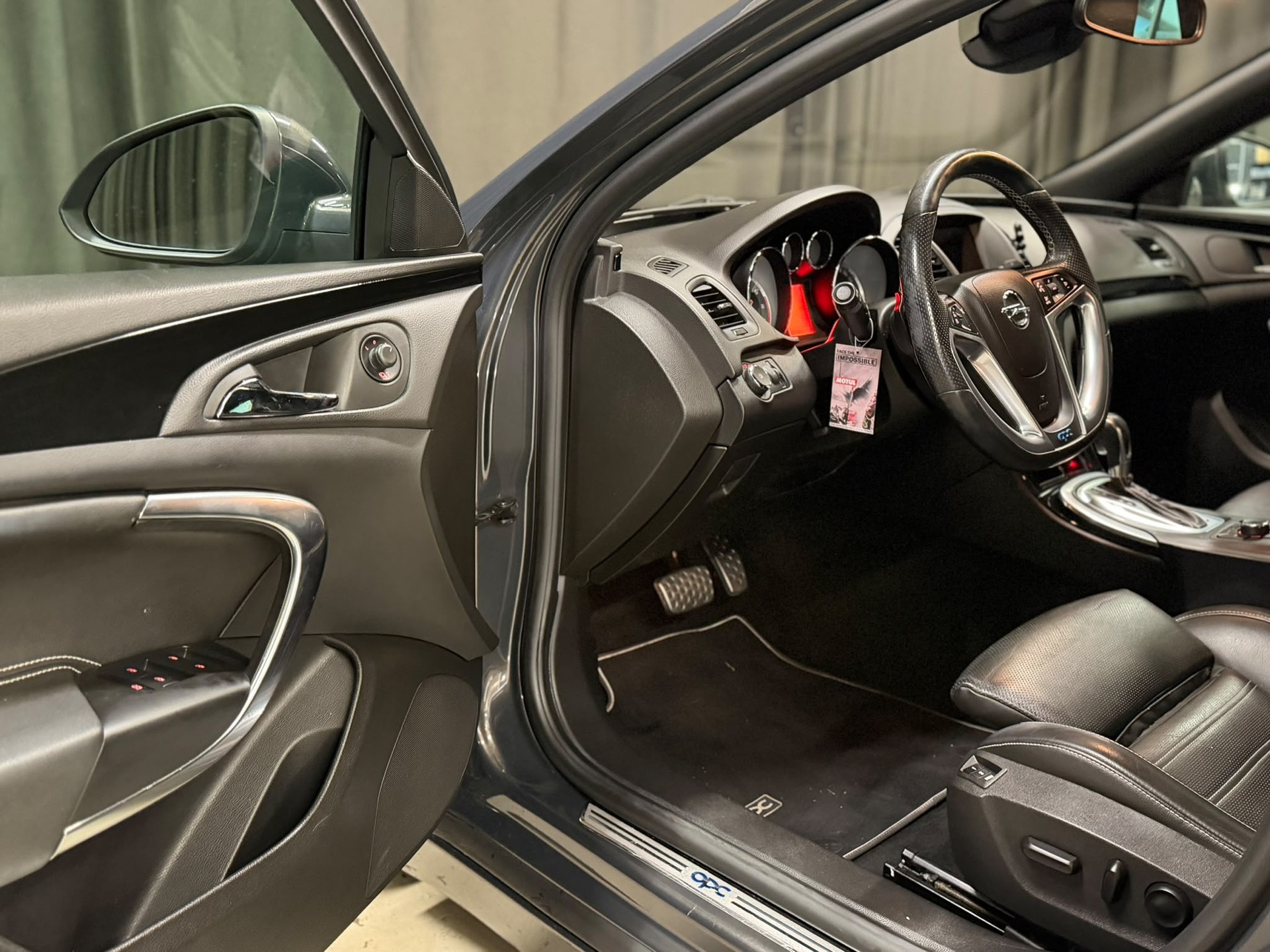 OPEL Insignia 2.8 Turbo OPC 4WD Automatic-image-6