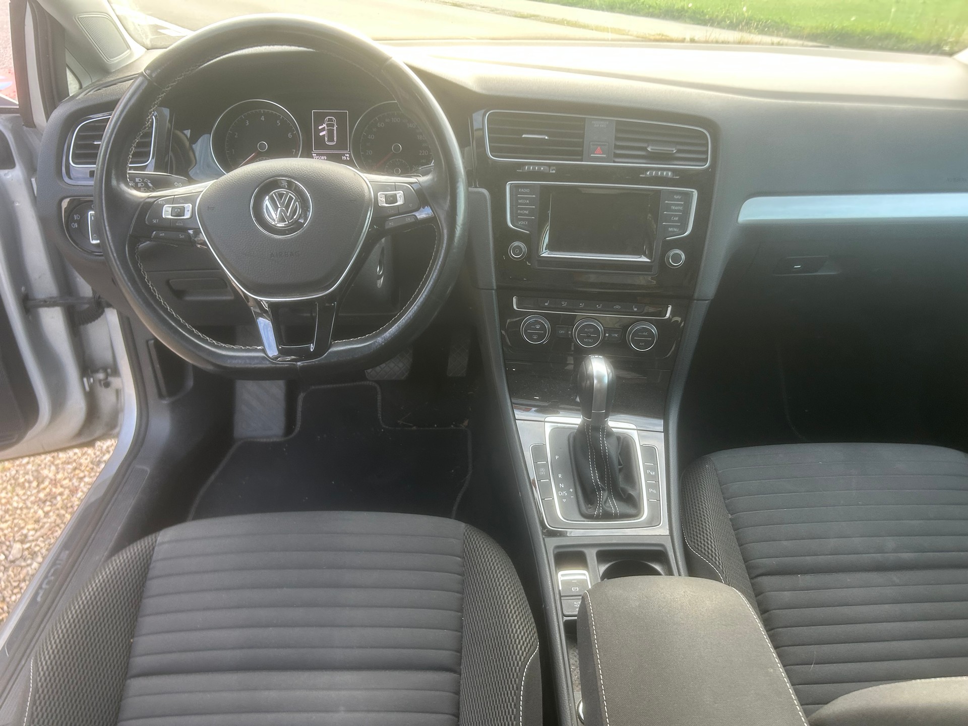 VW Golf Variant 1.4 TSI Cup DSG-image-7
