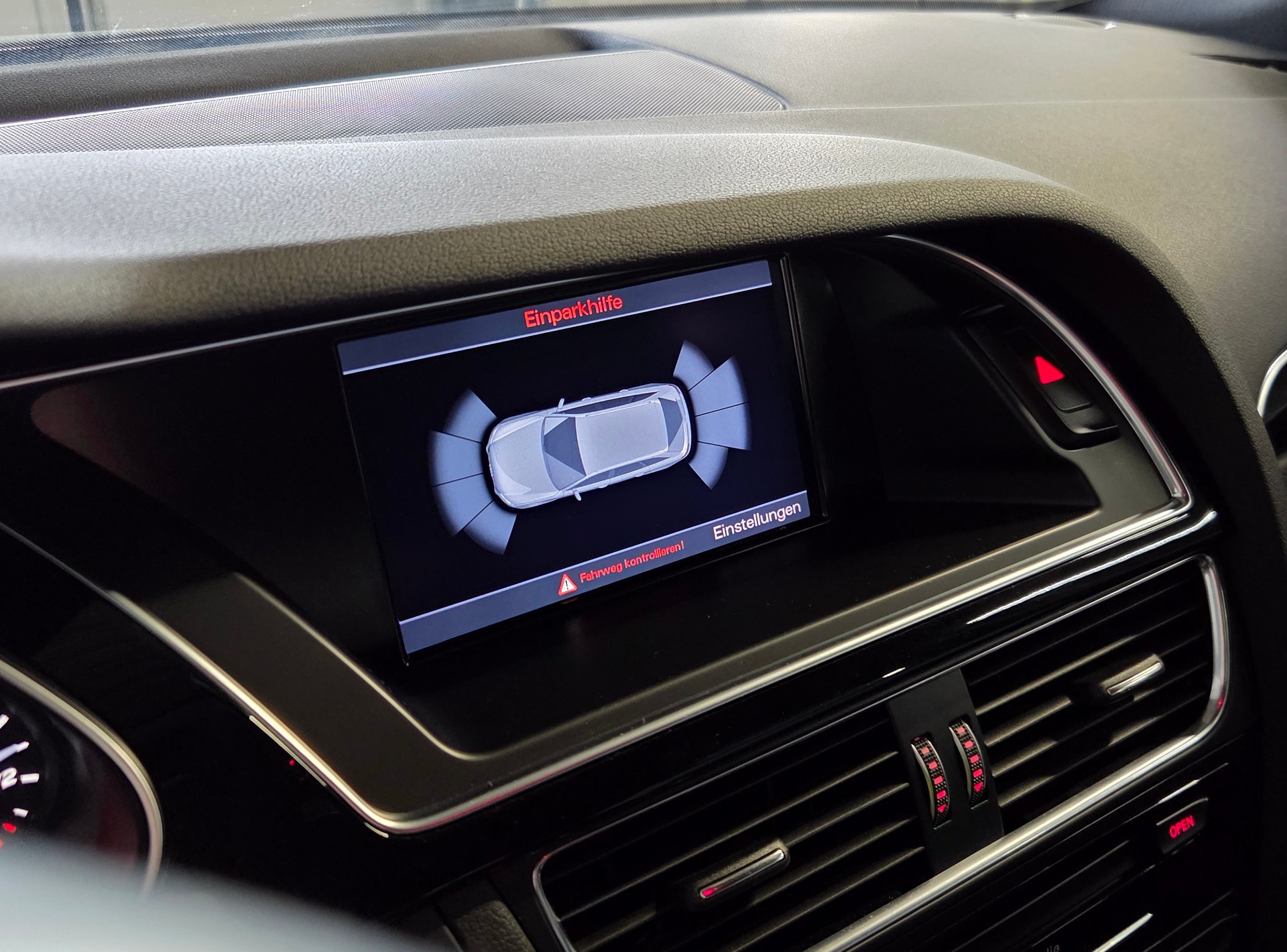 AUDI S4 Avant 3.0 V6 TFSI quattro S-Tronic-image-15