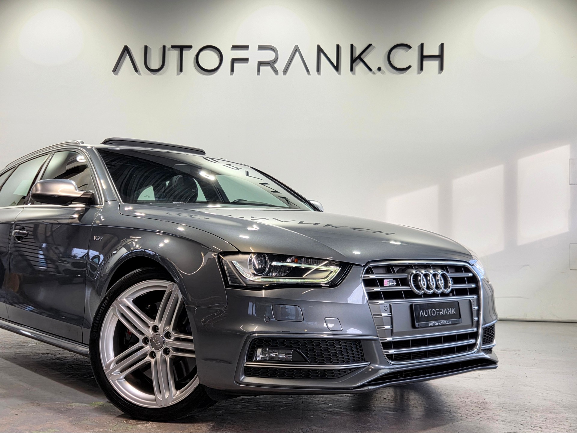 AUDI S4 Avant 3.0 V6 TFSI quattro S-Tronic-image-3
