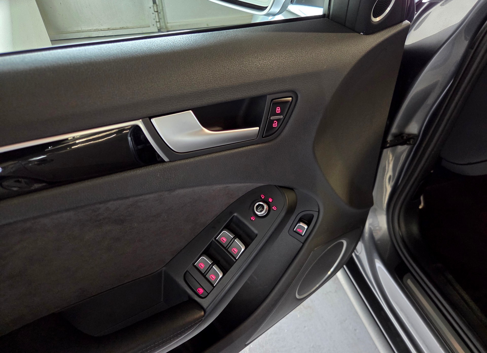 AUDI S4 Avant 3.0 V6 TFSI quattro S-Tronic-image-20