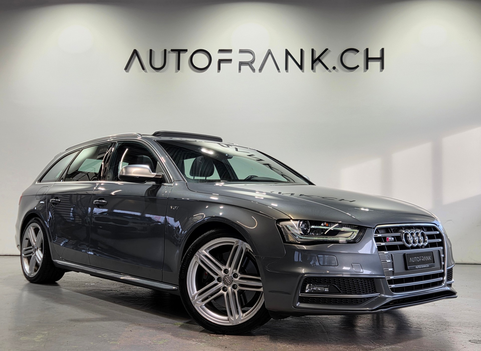 AUDI S4 Avant 3.0 V6 TFSI quattro S-Tronic-image-2
