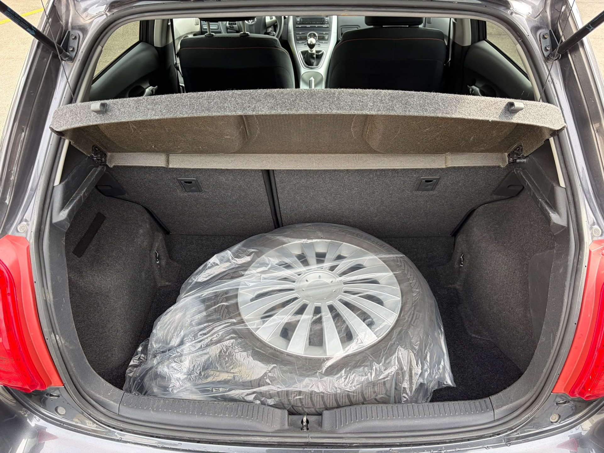 TOYOTA Auris 1.8 S-image-7