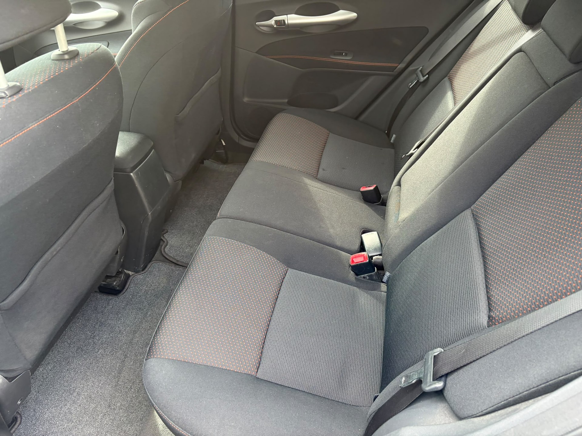 TOYOTA Auris 1.8 S-image-14