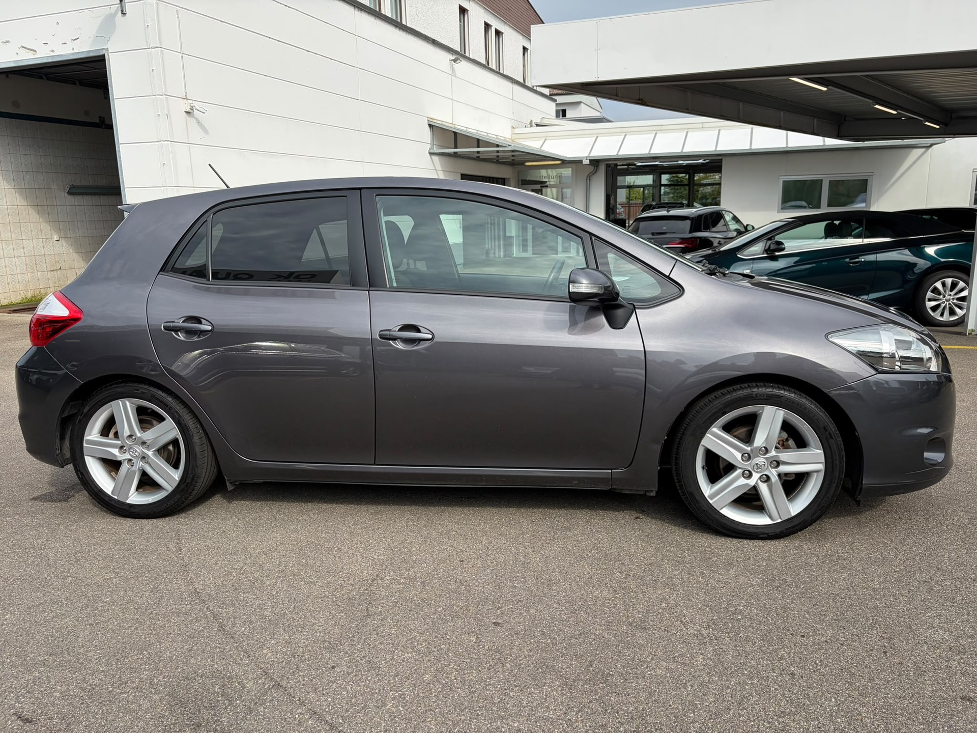 TOYOTA Auris 1.8 S-image-4
