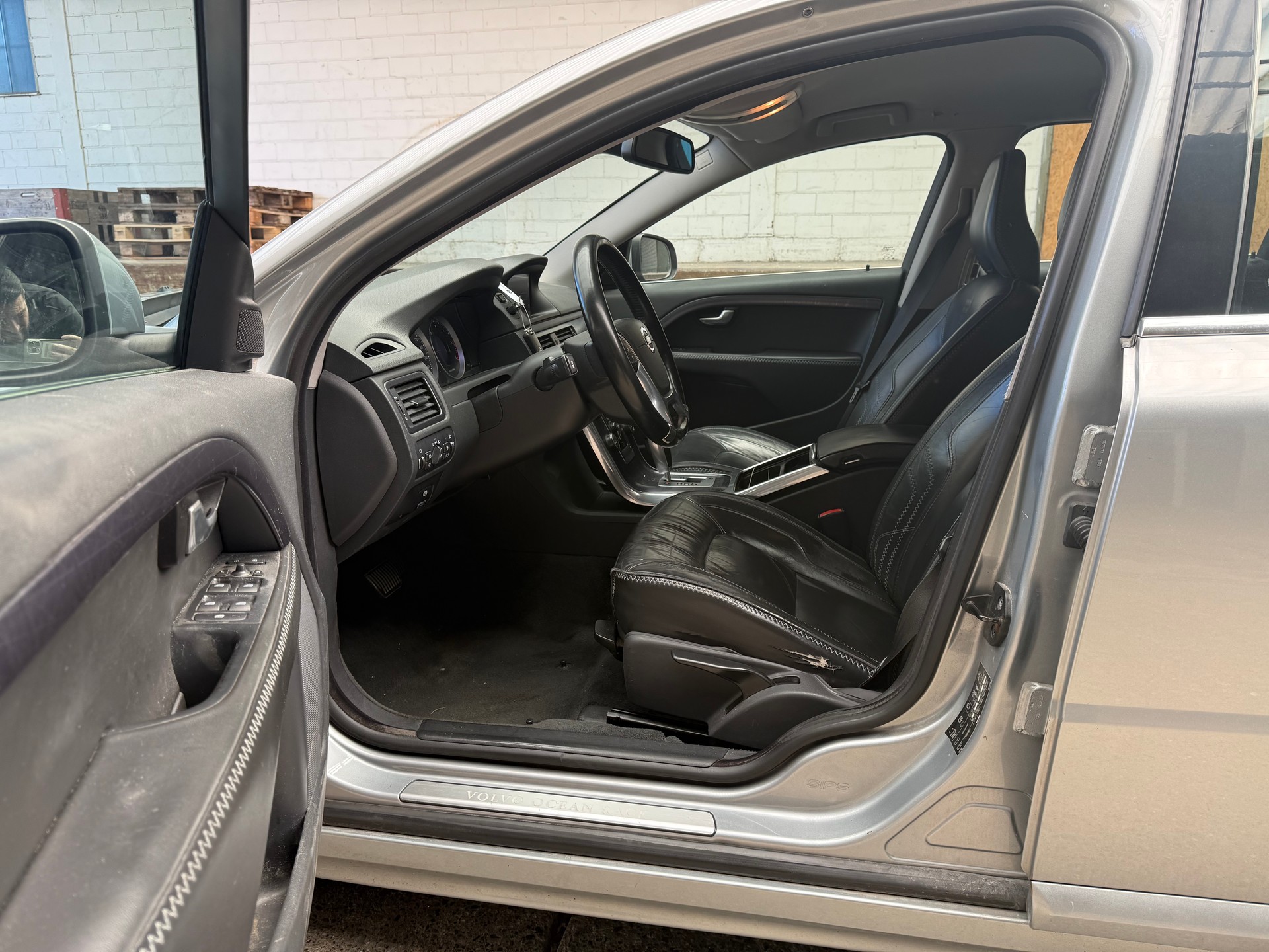 VOLVO V70 D3 OceanRace Geartronic-image-8