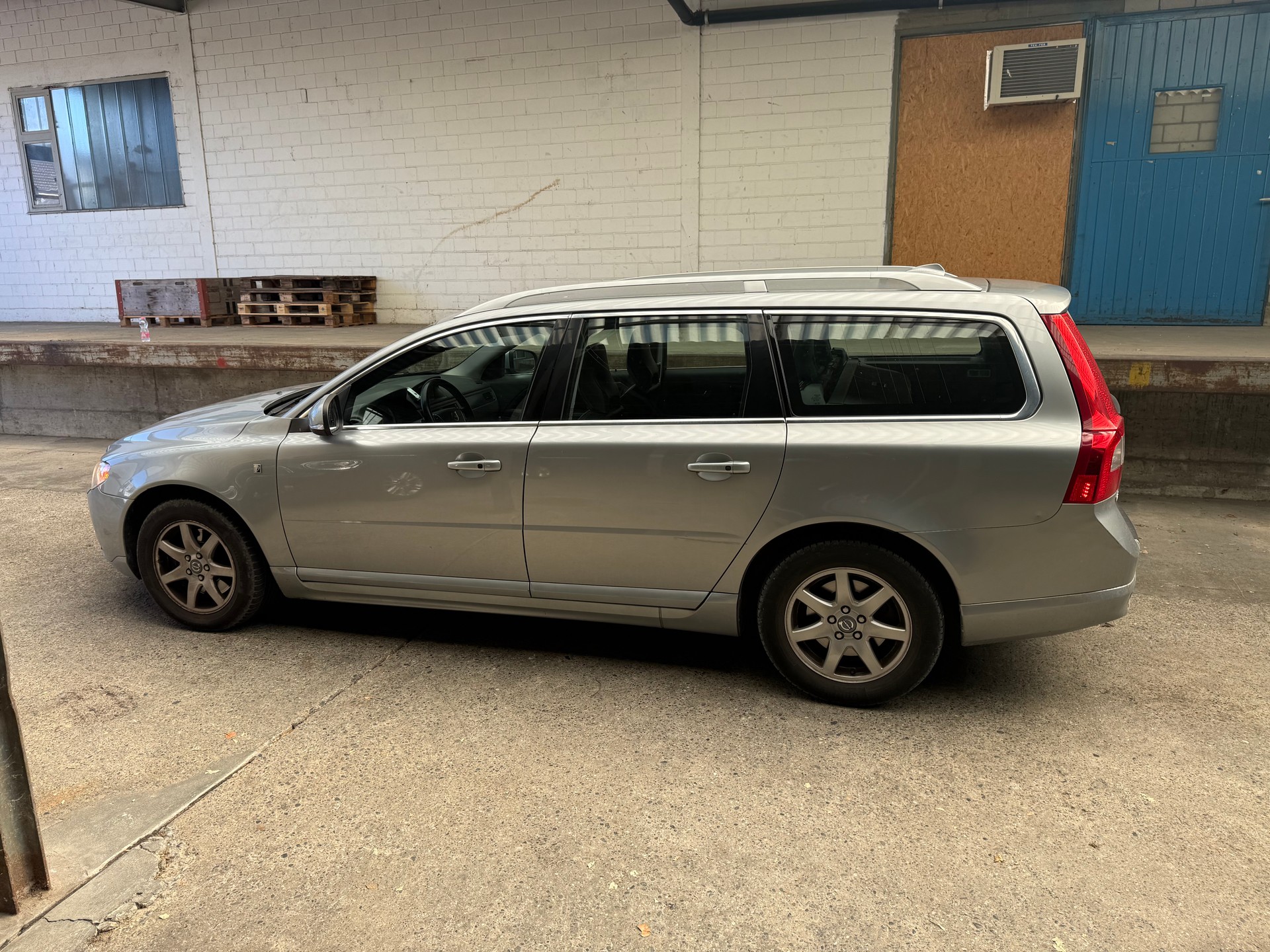 VOLVO V70 D3 OceanRace Geartronic-showroom-element-3