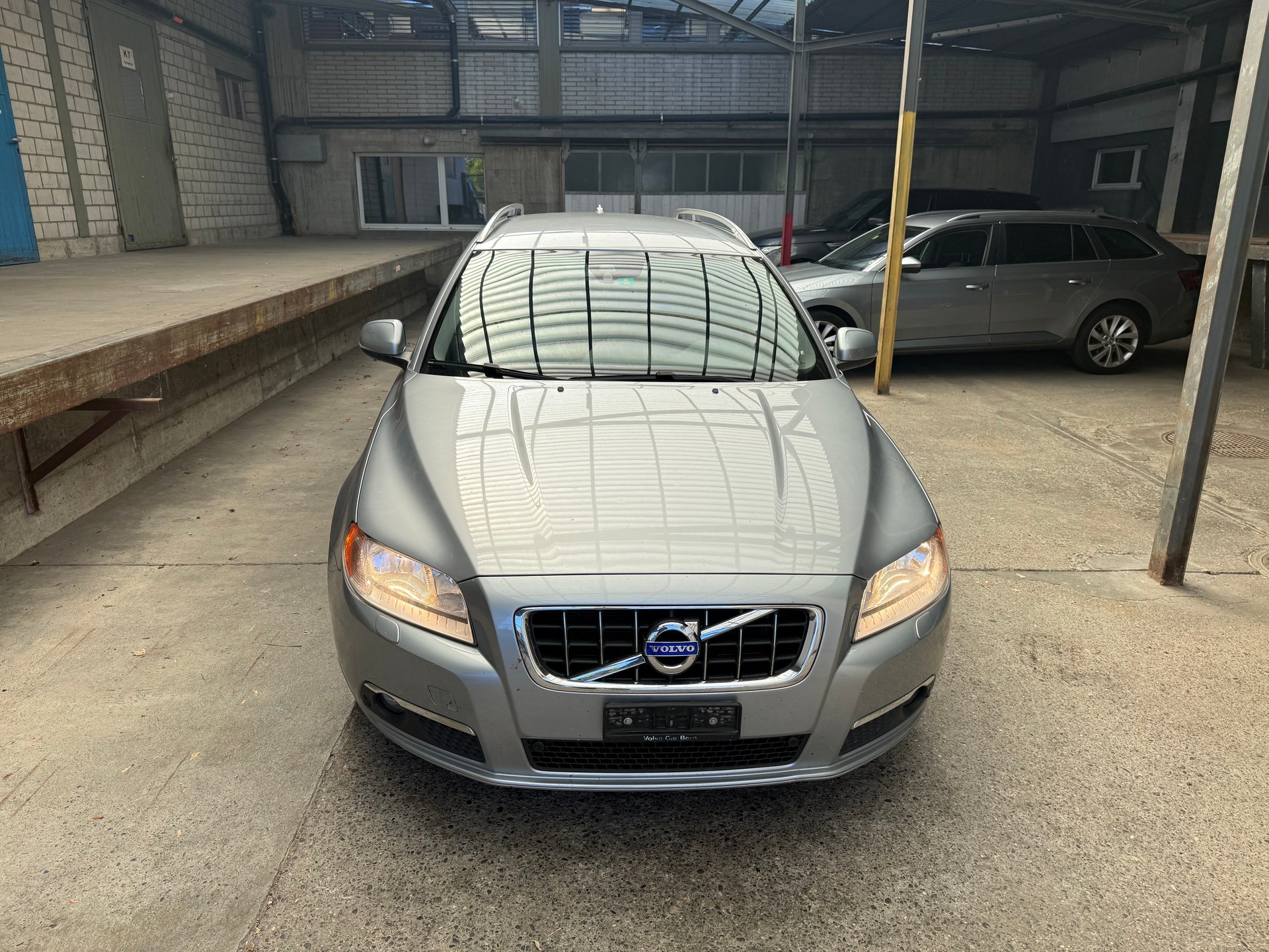 VOLVO V70 D3 OceanRace Geartronic-showroom-element-2
