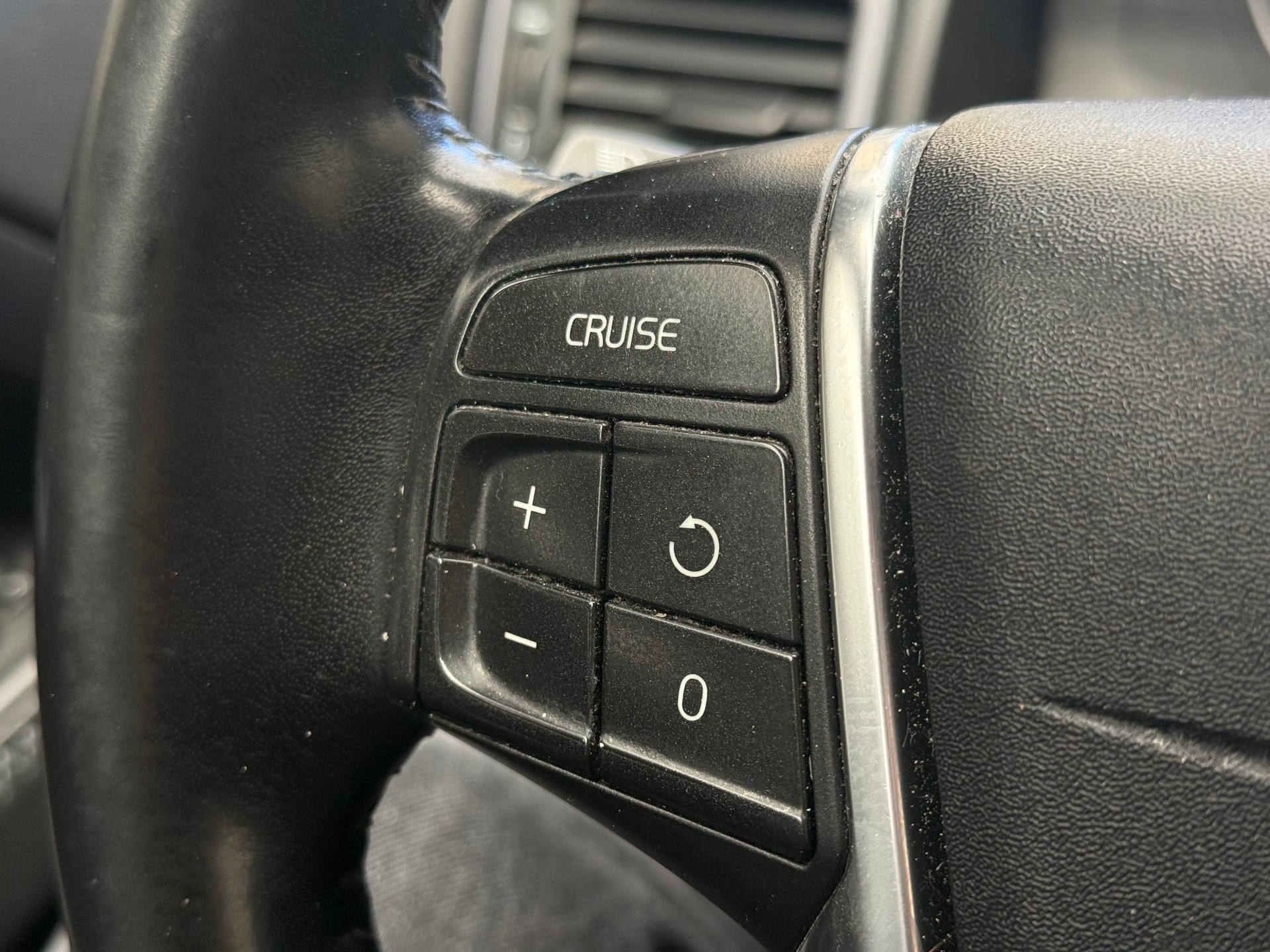 VOLVO V70 D3 OceanRace Geartronic-image-10