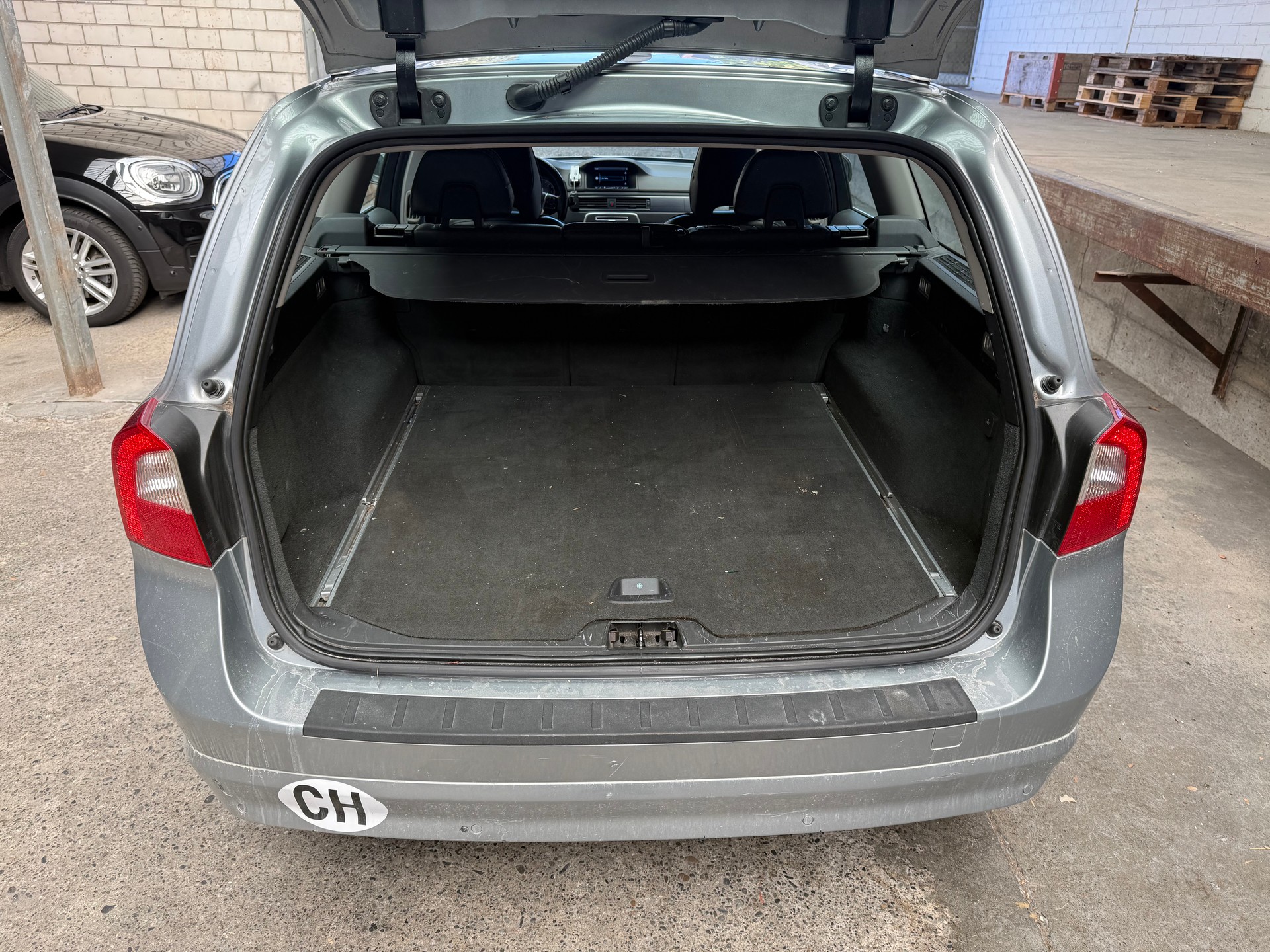 VOLVO V70 D3 OceanRace Geartronic-image-7