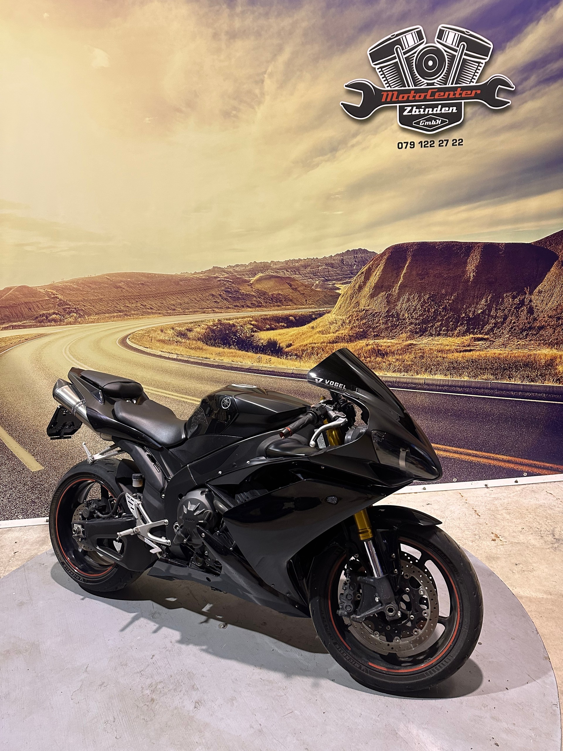 YAMAHA YZF-R1 BLACK Akrapovic Auspuff-showroom-element-1