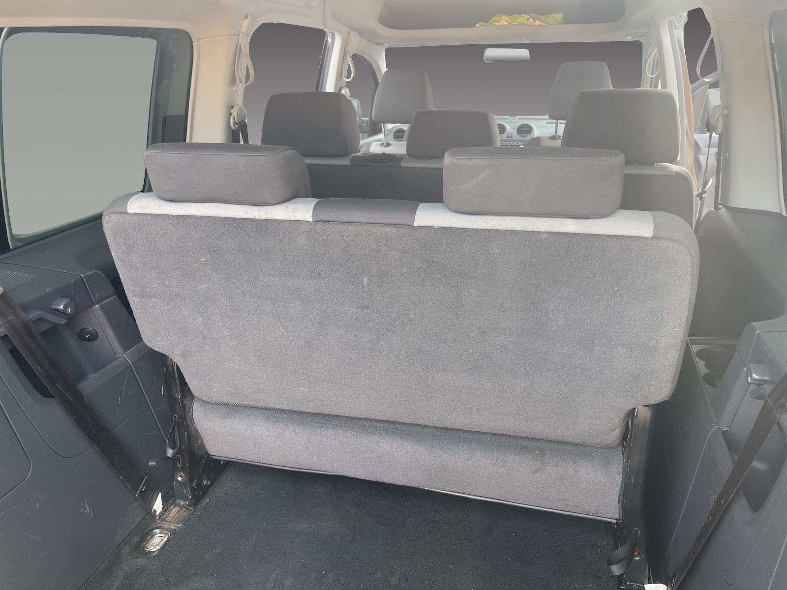 VW Caddy Maxi 1.6 TDI CR Blue Motion Family-image-19
