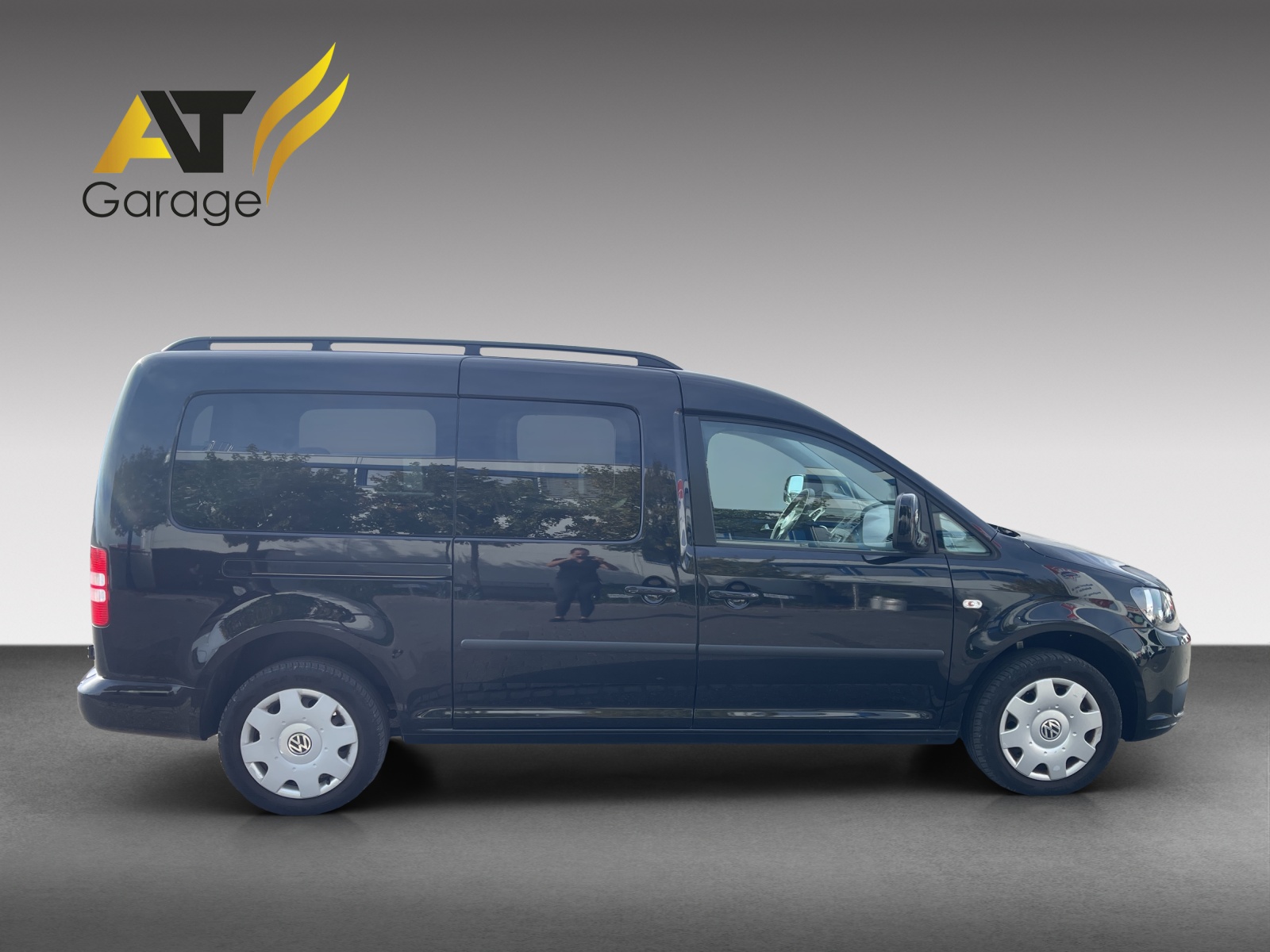 VW Caddy Maxi 1.6 TDI CR Blue Motion Family-image-6