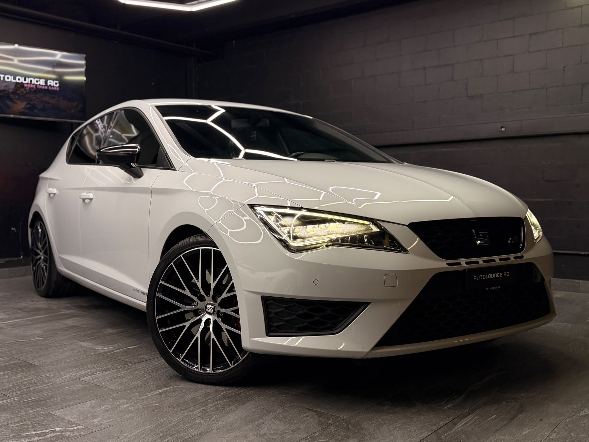 SEAT Leon 2.0 TSI Cupra 280 DSG-image-0