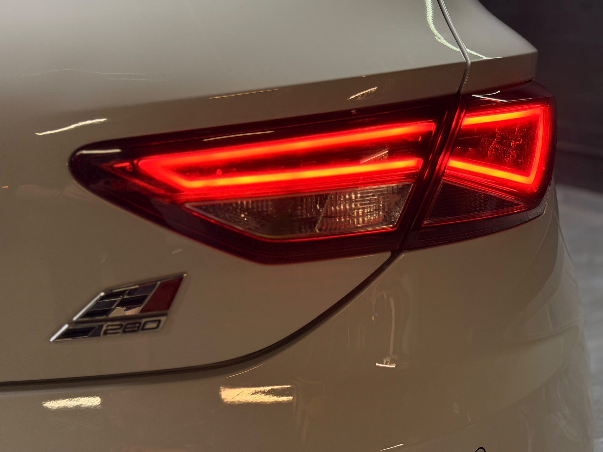 SEAT Leon 2.0 TSI Cupra 280 DSG-image-10