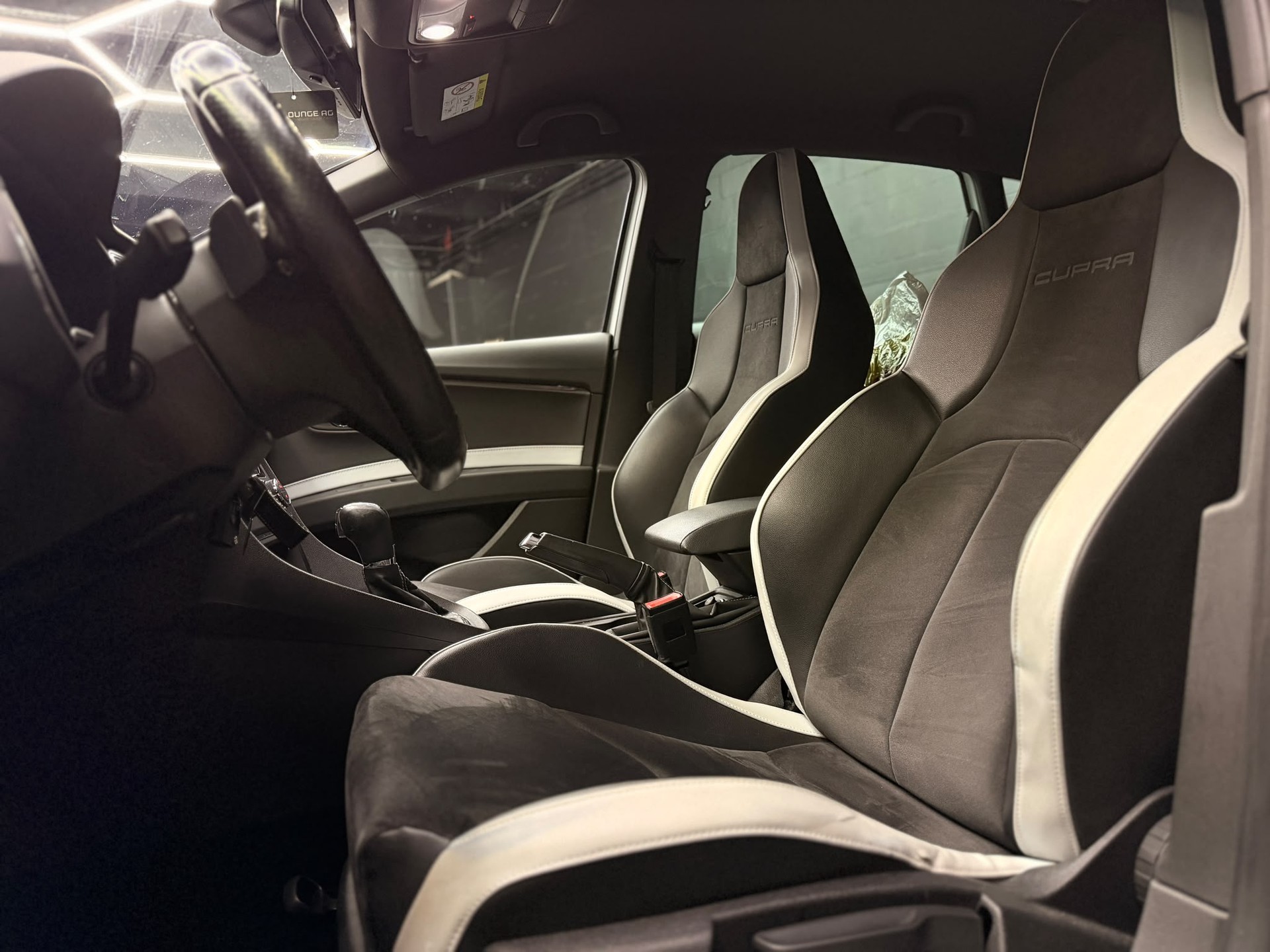 SEAT Leon 2.0 TSI Cupra 280 DSG-image-15