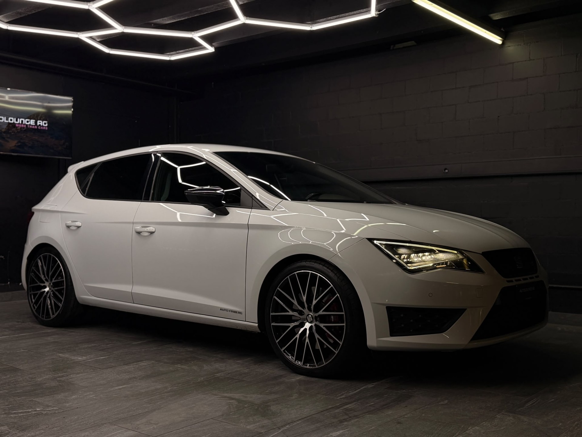 SEAT Leon 2.0 TSI Cupra 280 DSG-image-2