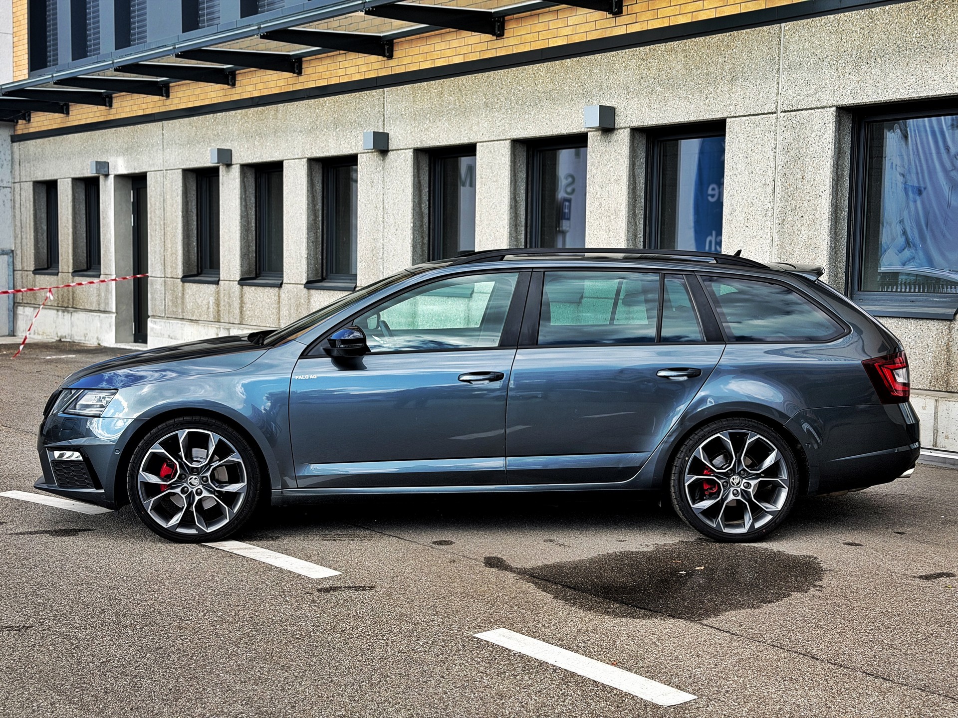 SKODA Octavia Combi 2.0 TDI RS 4x4 DSG-image-1
