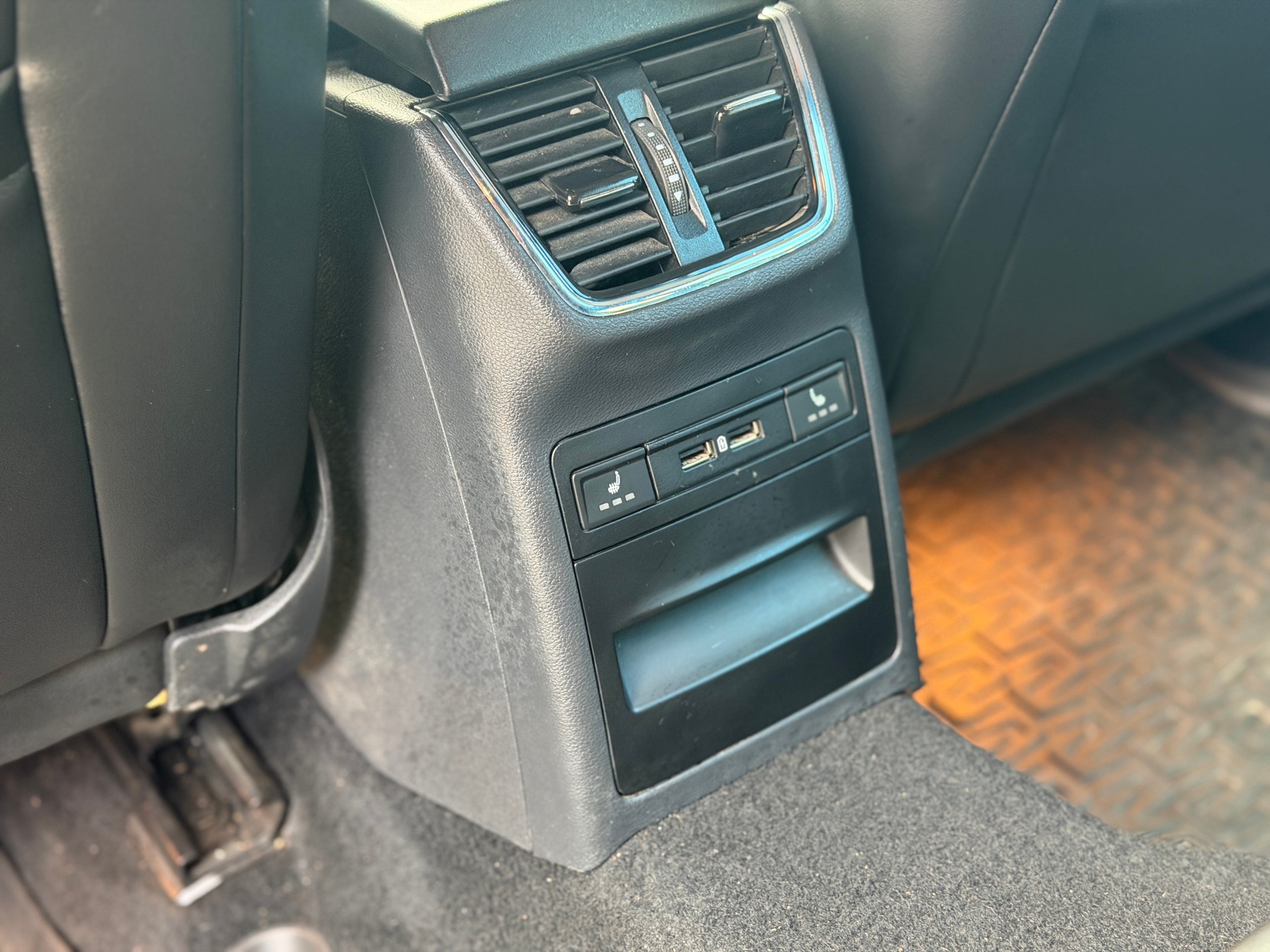 SKODA Octavia Combi 2.0 TDI RS 4x4 DSG-image-20