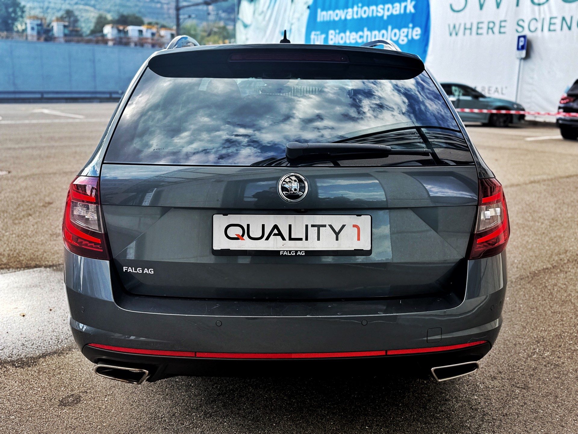 SKODA Octavia Combi 2.0 TDI RS 4x4 DSG-image-4
