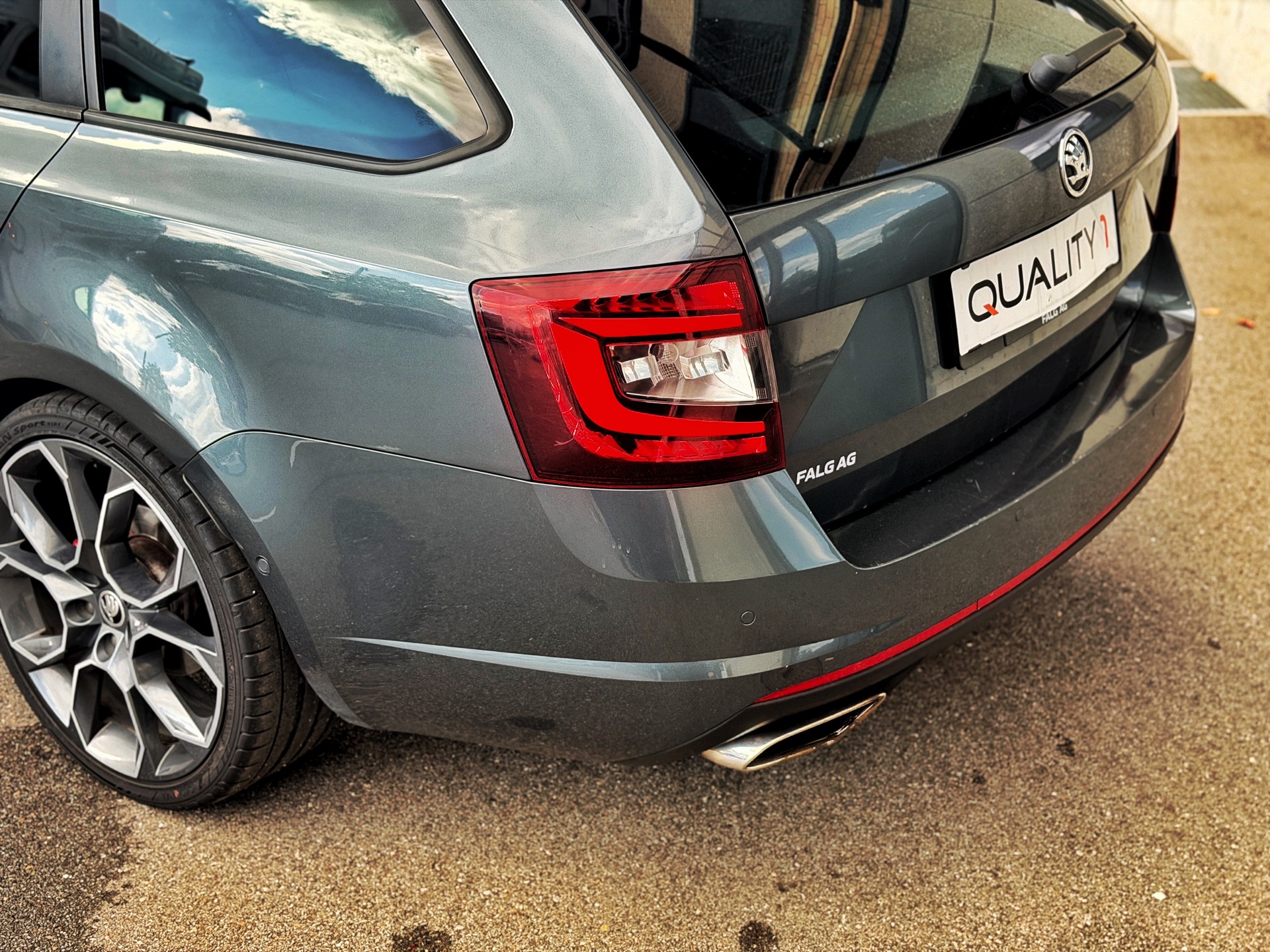 SKODA Octavia Combi 2.0 TDI RS 4x4 DSG-image-6