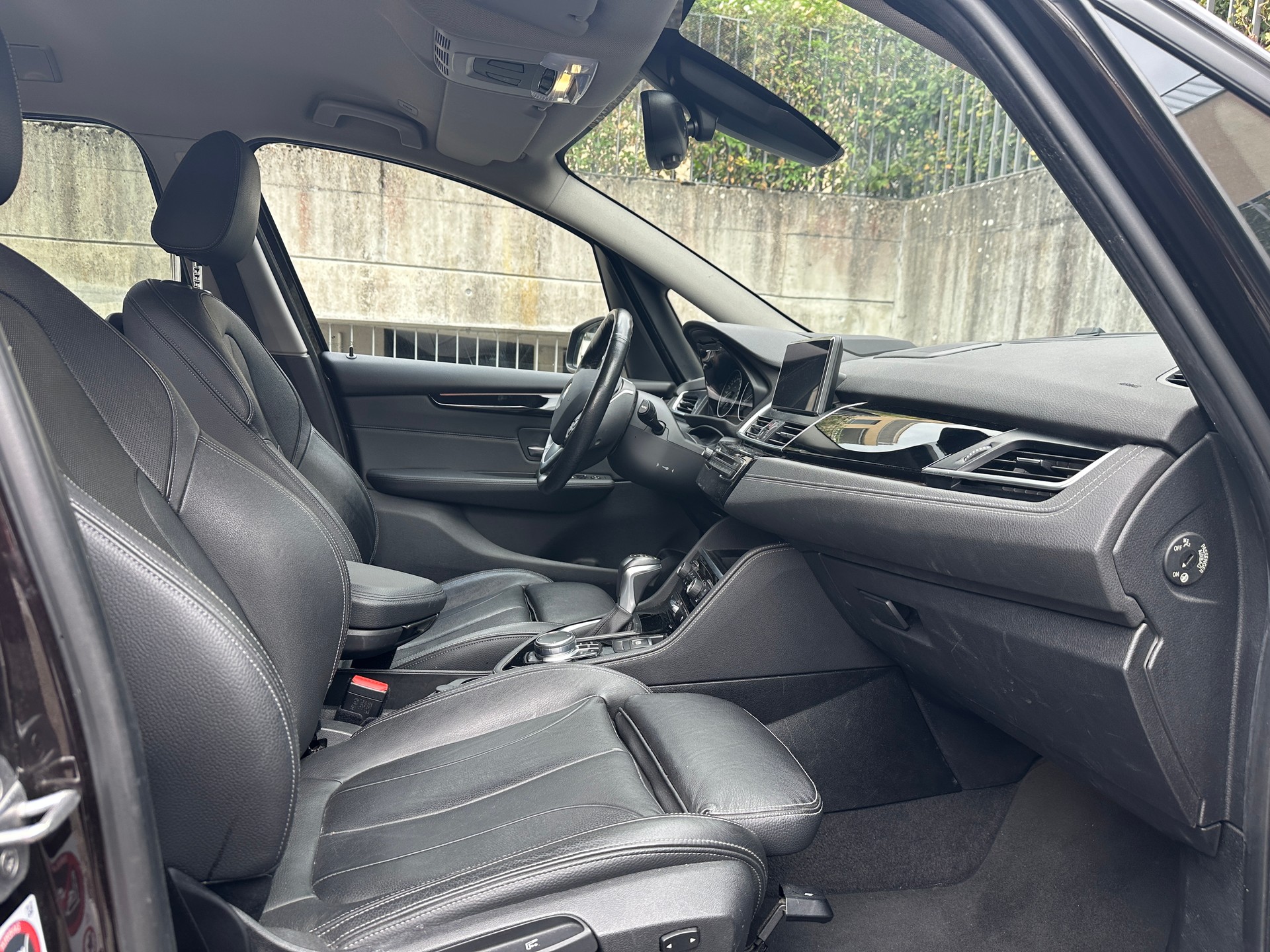 BMW 220d xDrive-image-6