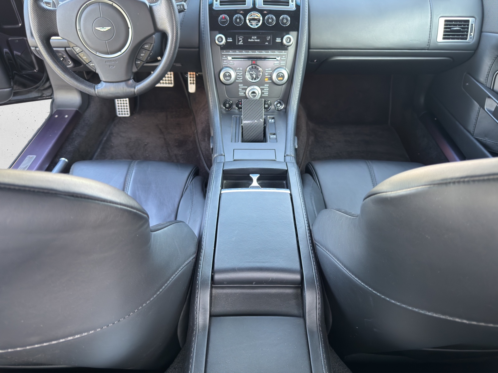 ASTON MARTIN V8 Vantage 4.7 Sportshift-image-10
