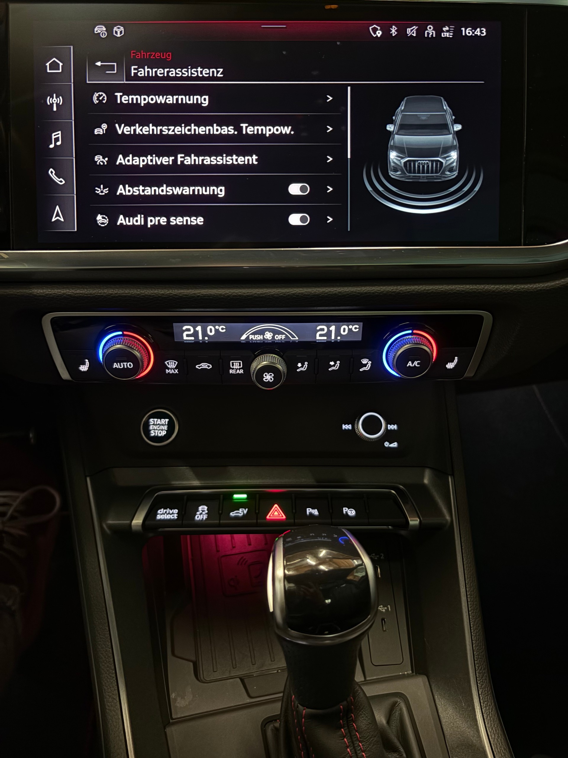 AUDI Q3 45 TFSI e S line S-tronic *inkl. Garantie + Anhängerkupplung*-image-11