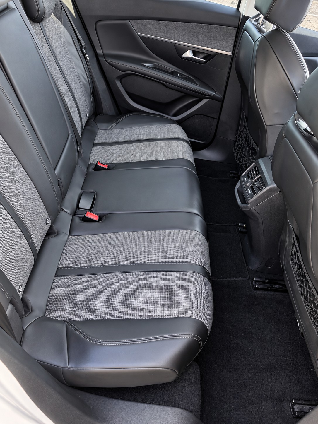 PEUGEOT 3008 1.6 THP GT Line EAT-image-7