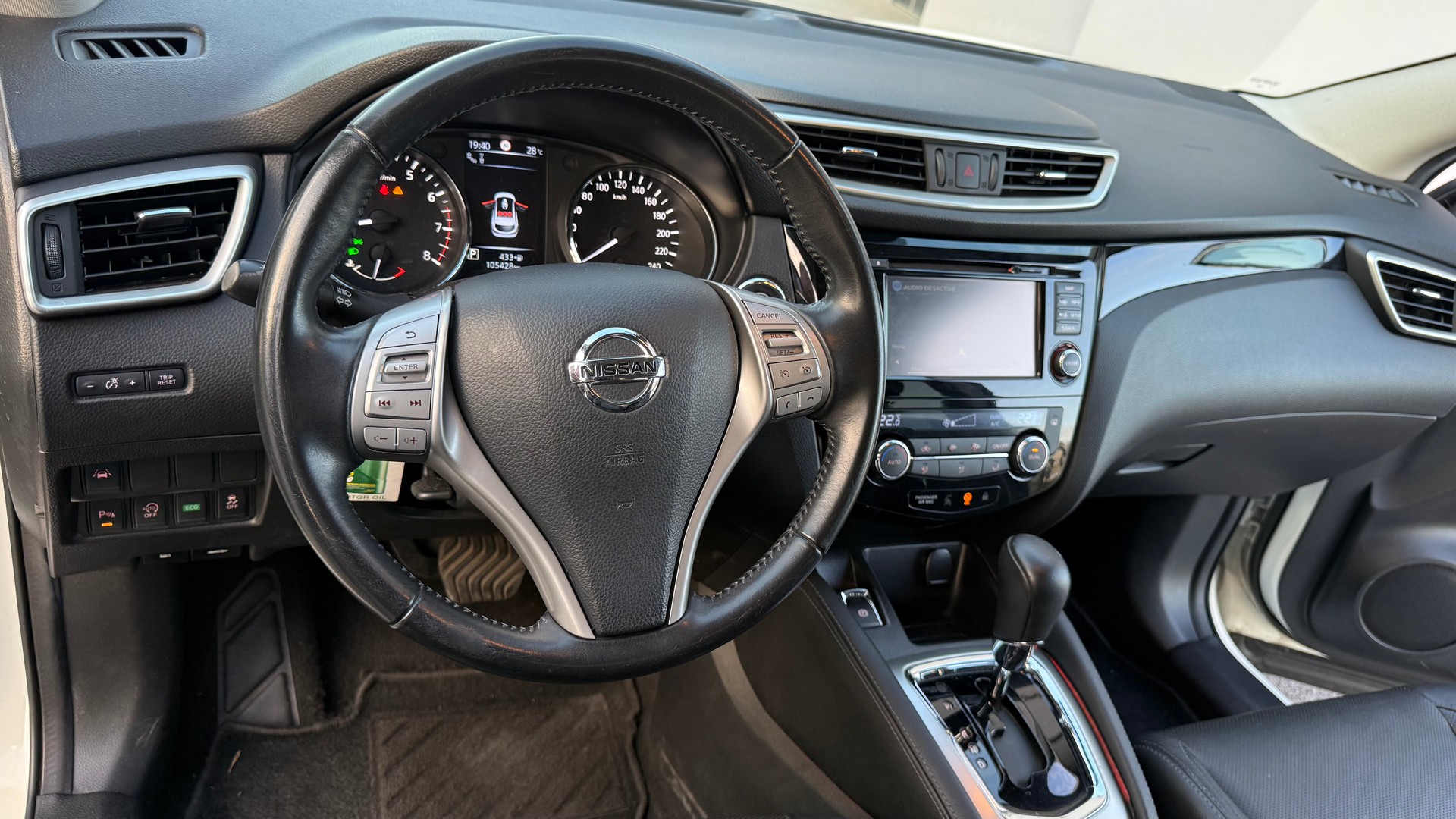 NISSAN Qashqai 1.2 DIG-T N-Connecta Xtronic CVT-image-11