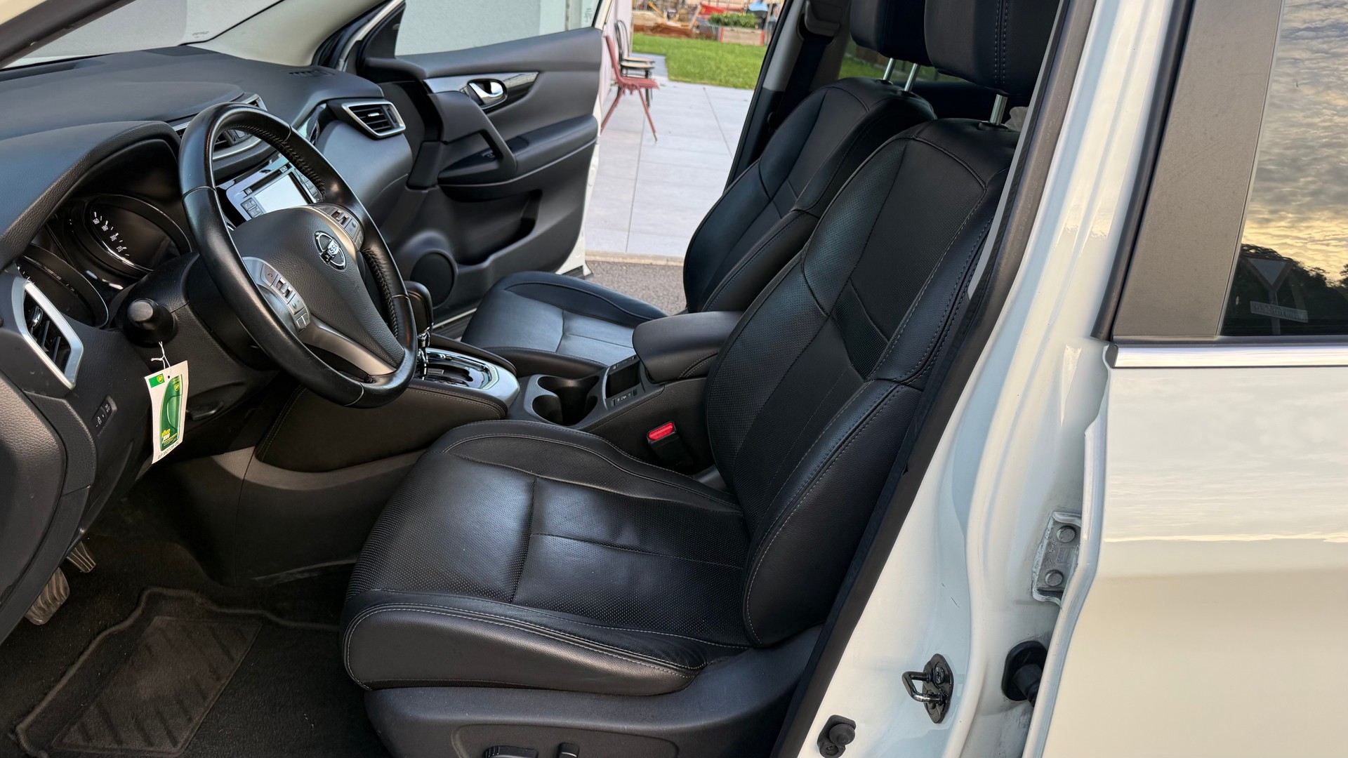 NISSAN Qashqai 1.2 DIG-T N-Connecta Xtronic CVT-image-8