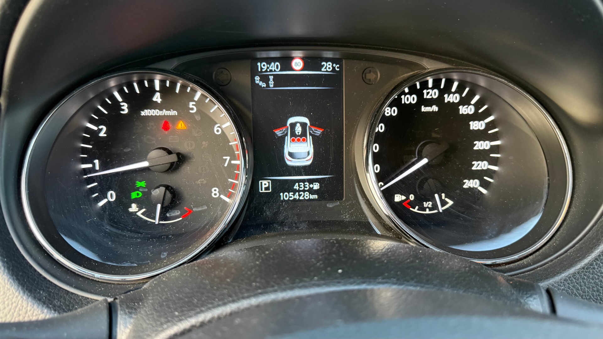 NISSAN Qashqai 1.2 DIG-T N-Connecta Xtronic CVT-image-10