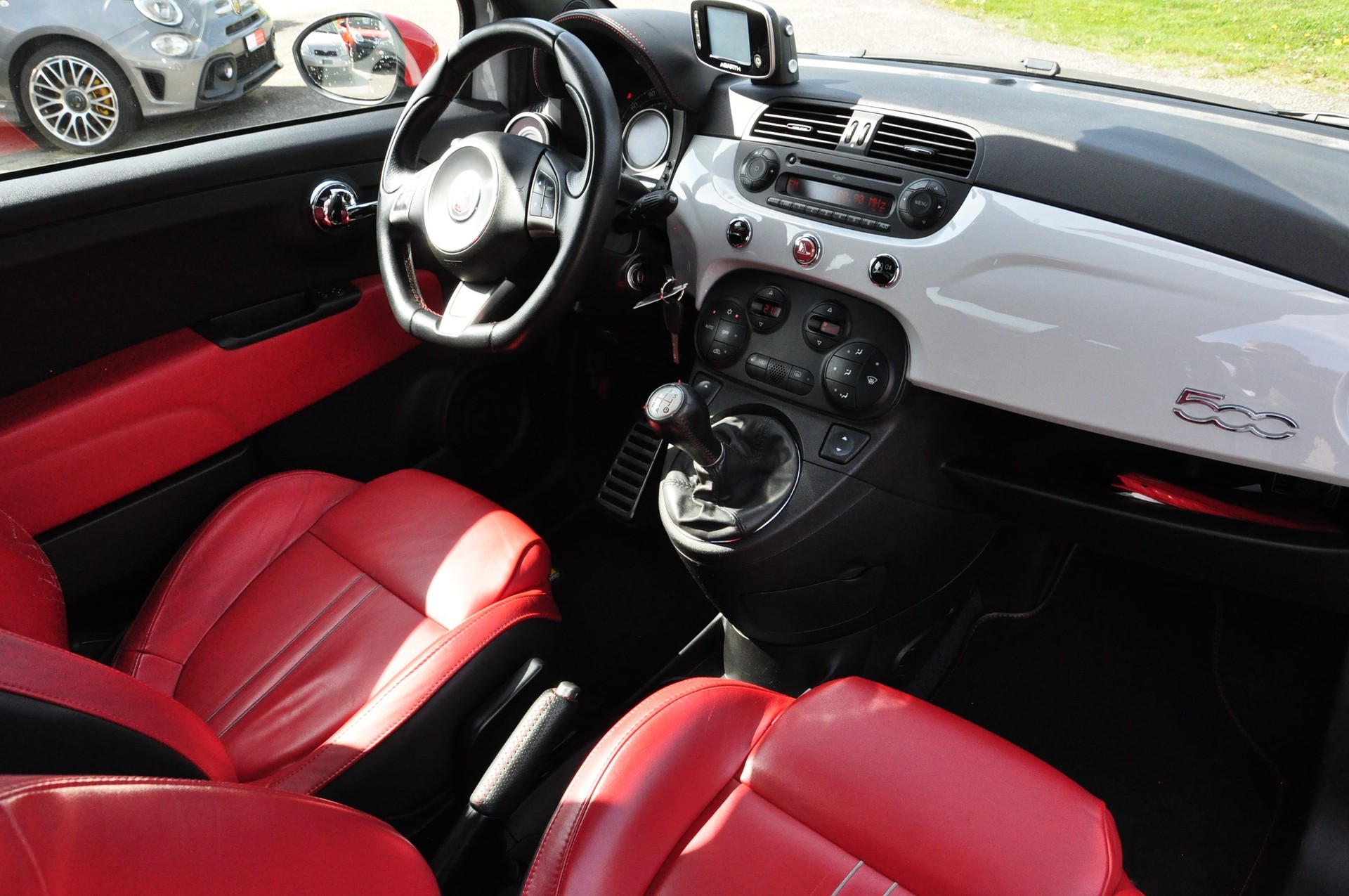 FIAT 500 1.4 16V Turbo Abarth-image-8