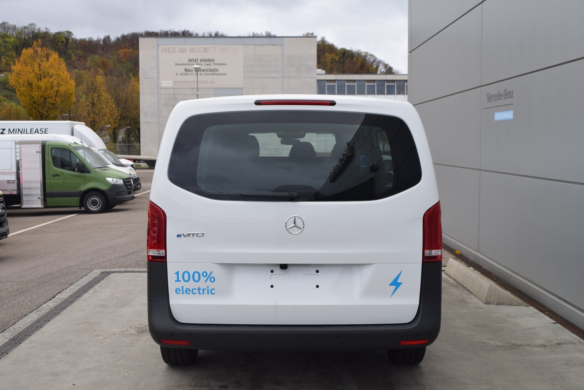 MERCEDES-BENZ eVito 112 KA 3200mm L-image-3